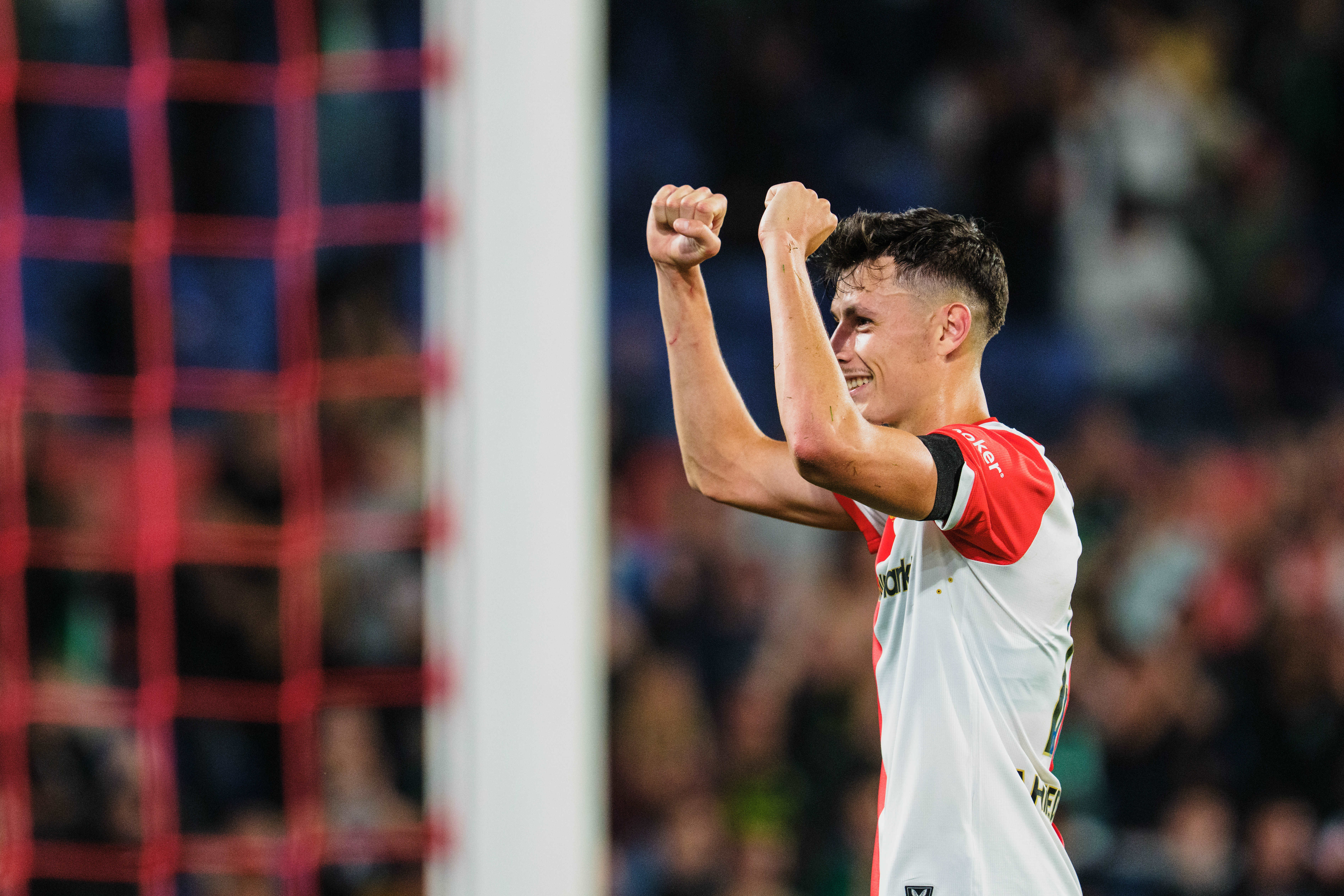 Transfer naar Feyenoord gooide planning Ahmedhodžić om: "Ik wilde eigenlijk naar de dierentuin gaan"