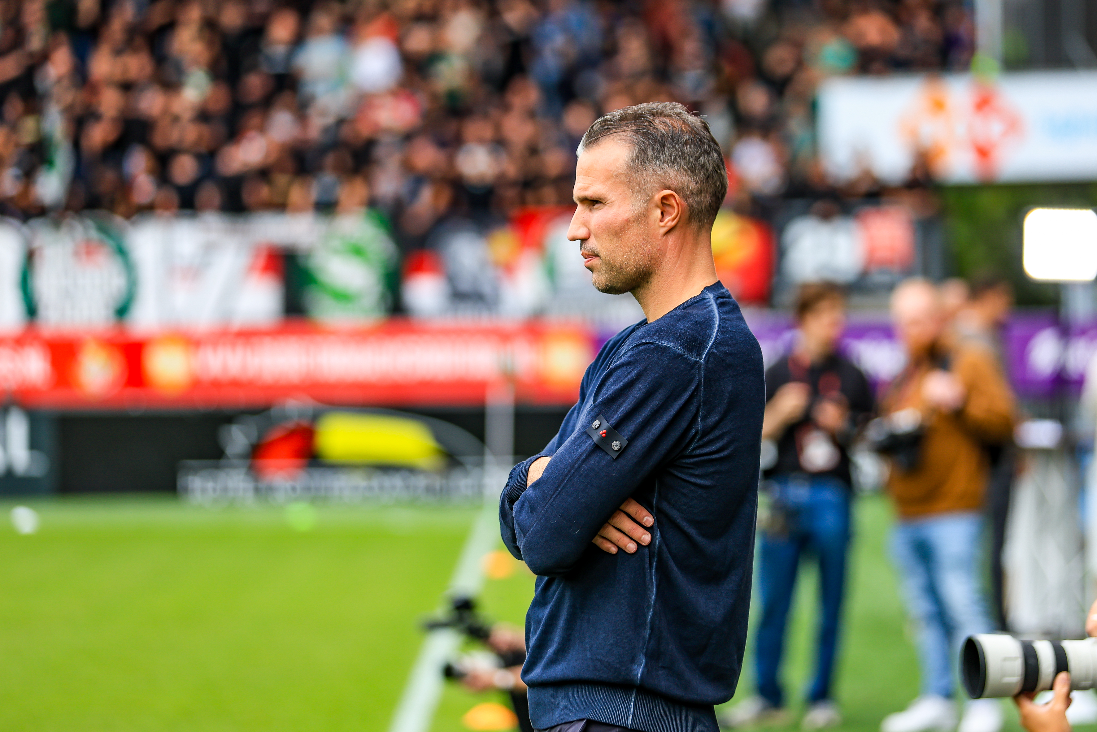 Van Persie ziet verbeterpunten na ruime overwinning: "We hadden meer kunnen scoren"