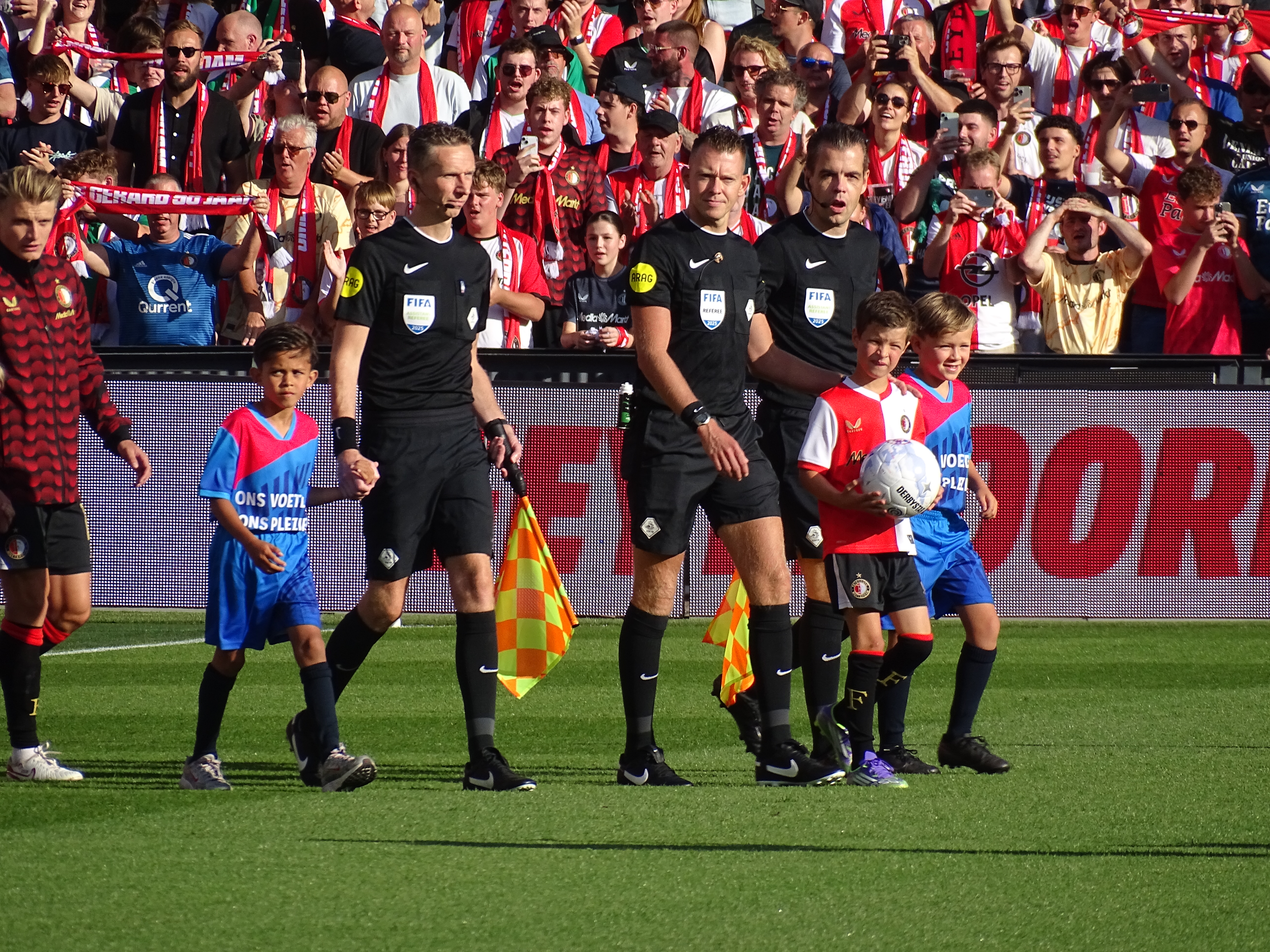 Allard Lindhout en assistenten Honing en Balder -Jim Breeman Sports Photography