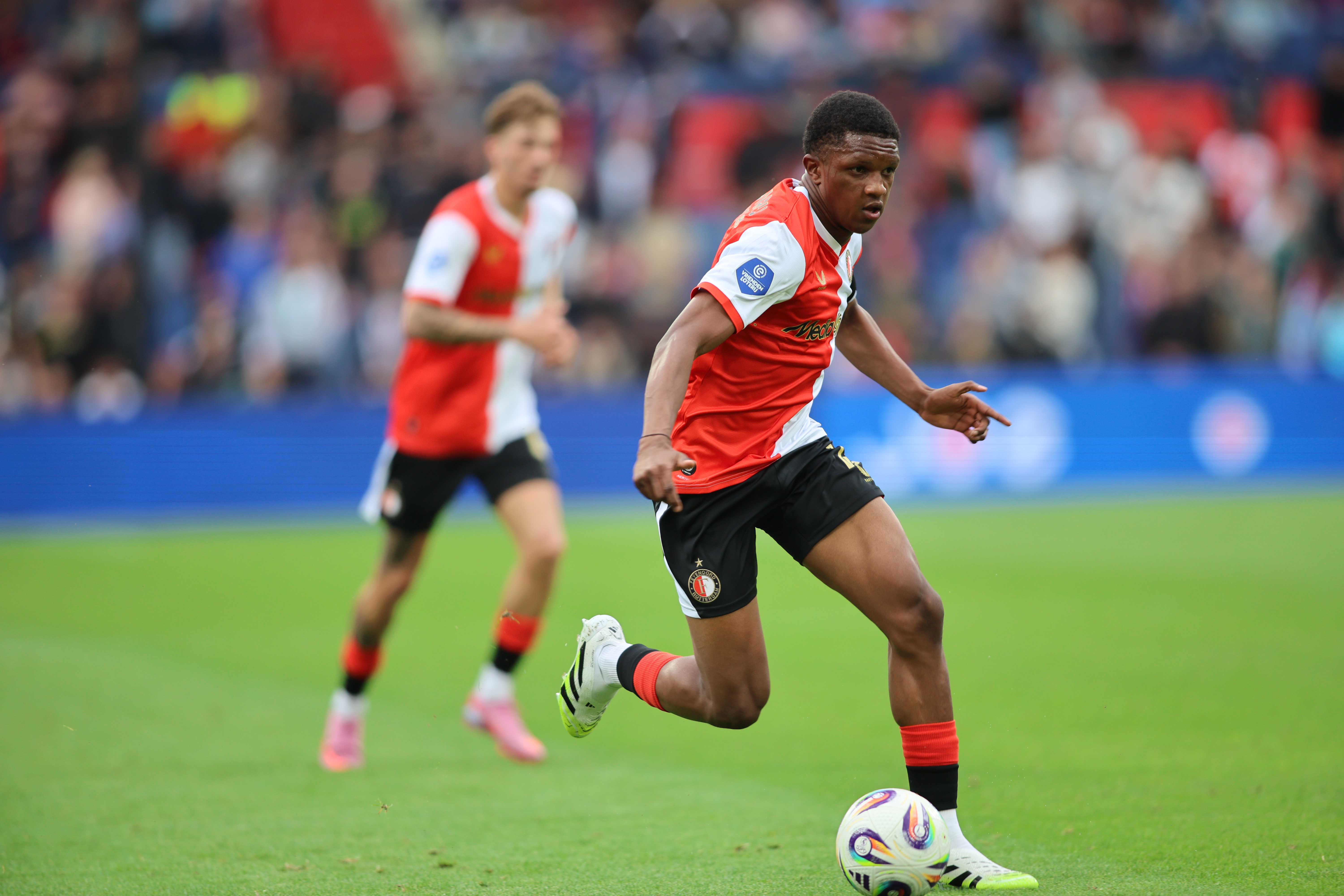 19-jarige Read aangewezen tot derde aanvoerder: "Ik voel me vereerd"