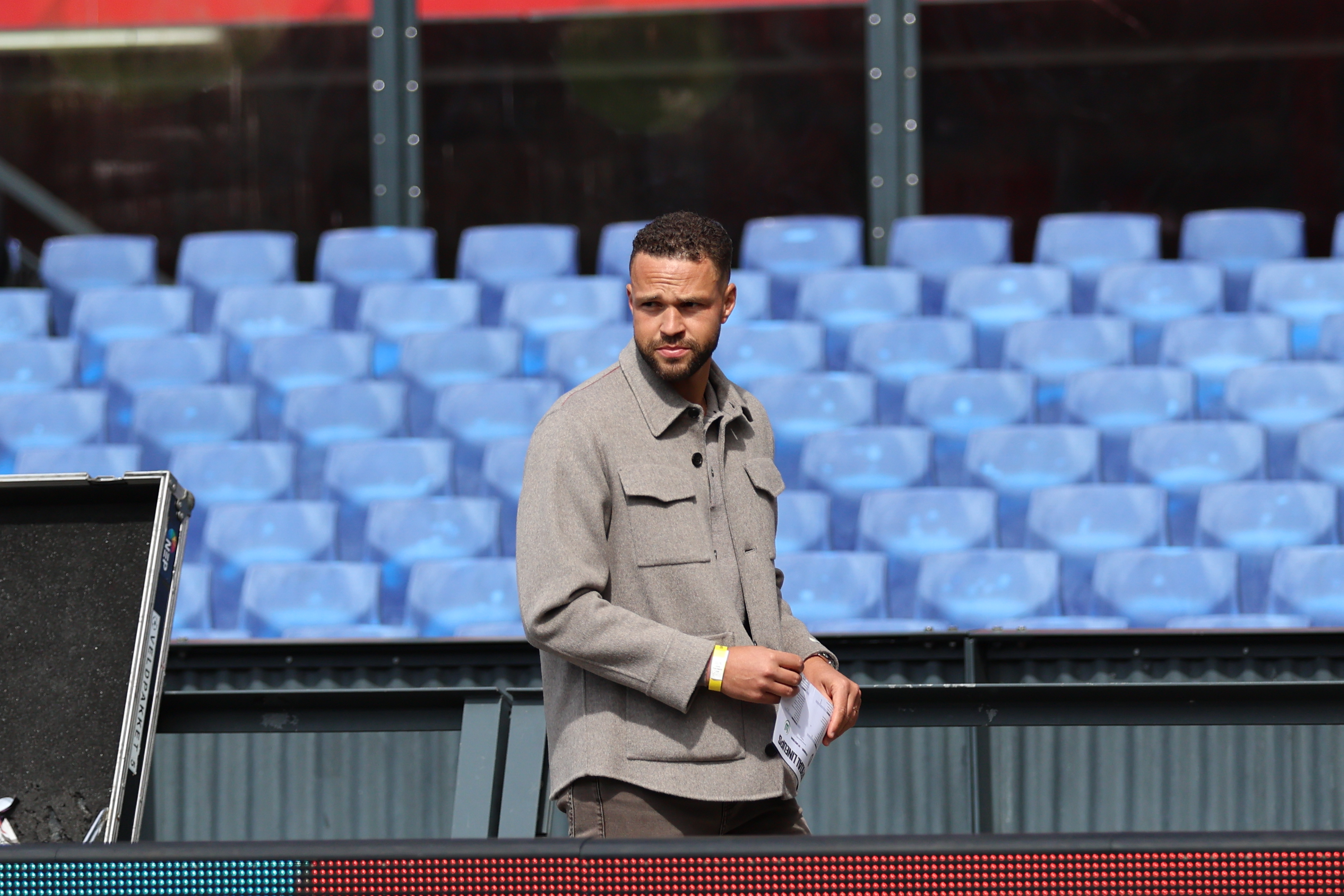 Castaignos over zijn rol als assistent-trainer bij O17: “Als speler nooit echt teruggekomen, hier is het voor mij begonnen”