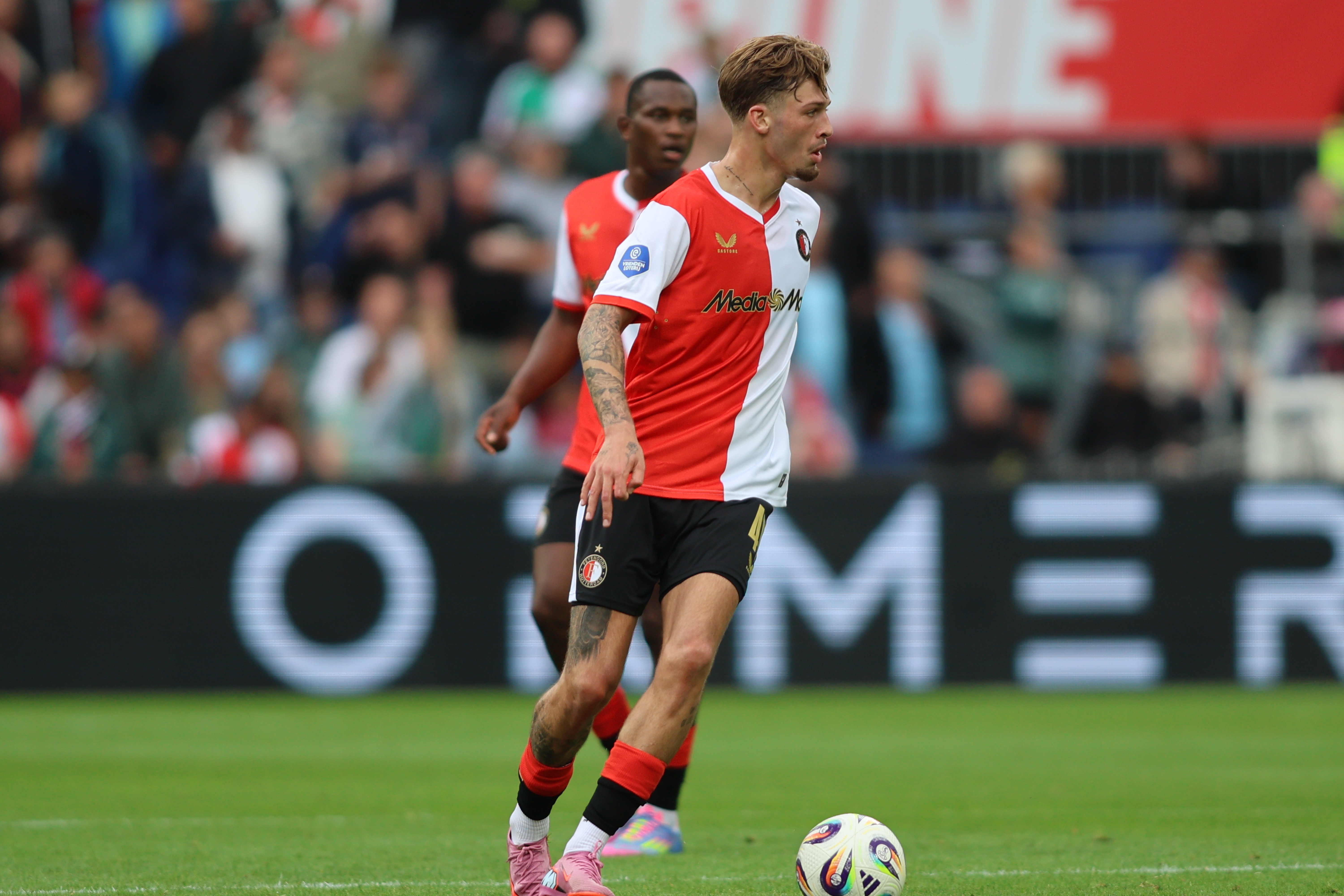 luciano-valente-vs-wolfsburg-jim-breeman-sports-photography-10