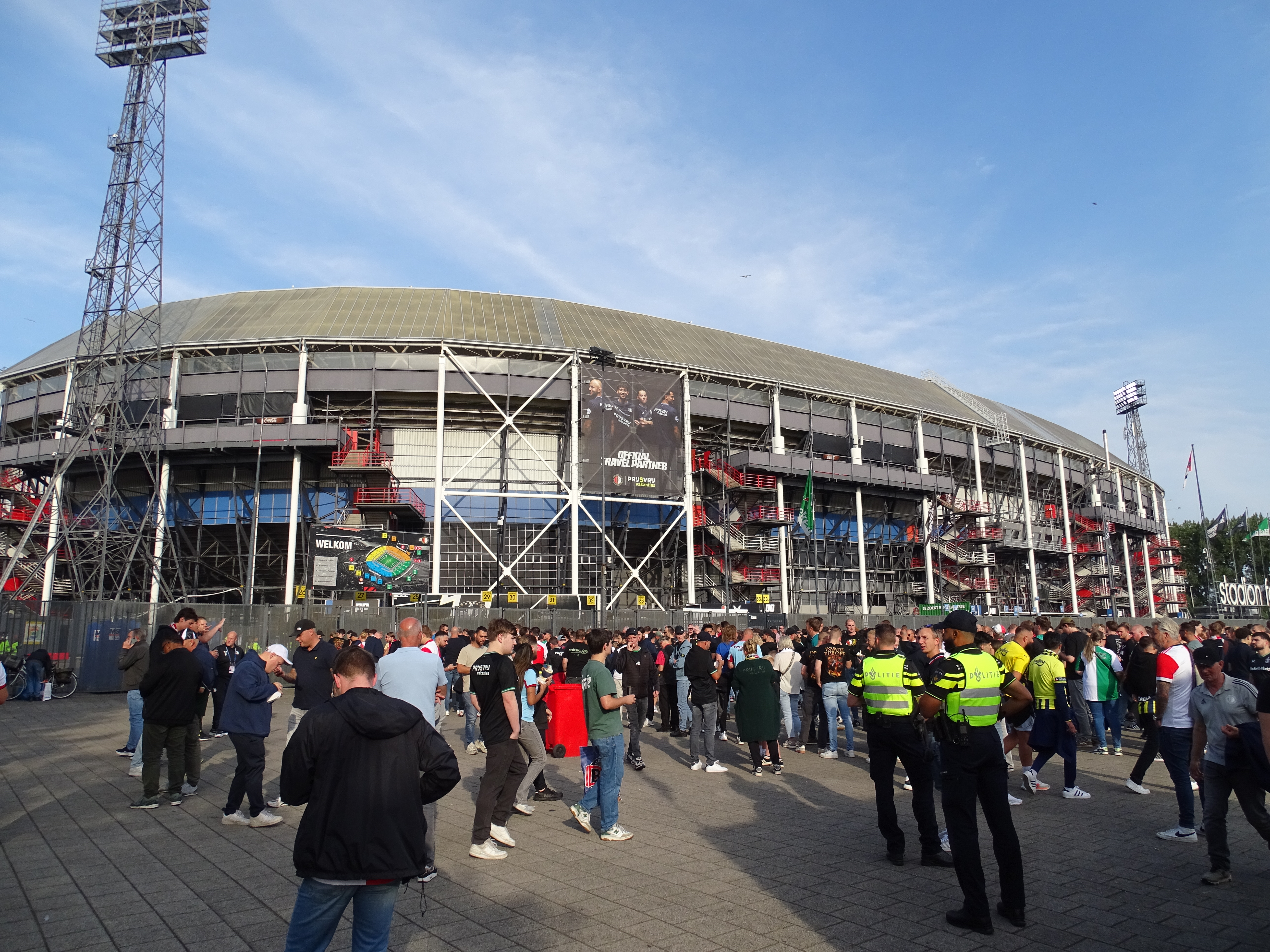 Stemwijzer (2) • Gedragscode rondom De Kuip: "Rotterdam heeft al genoeg regels"
