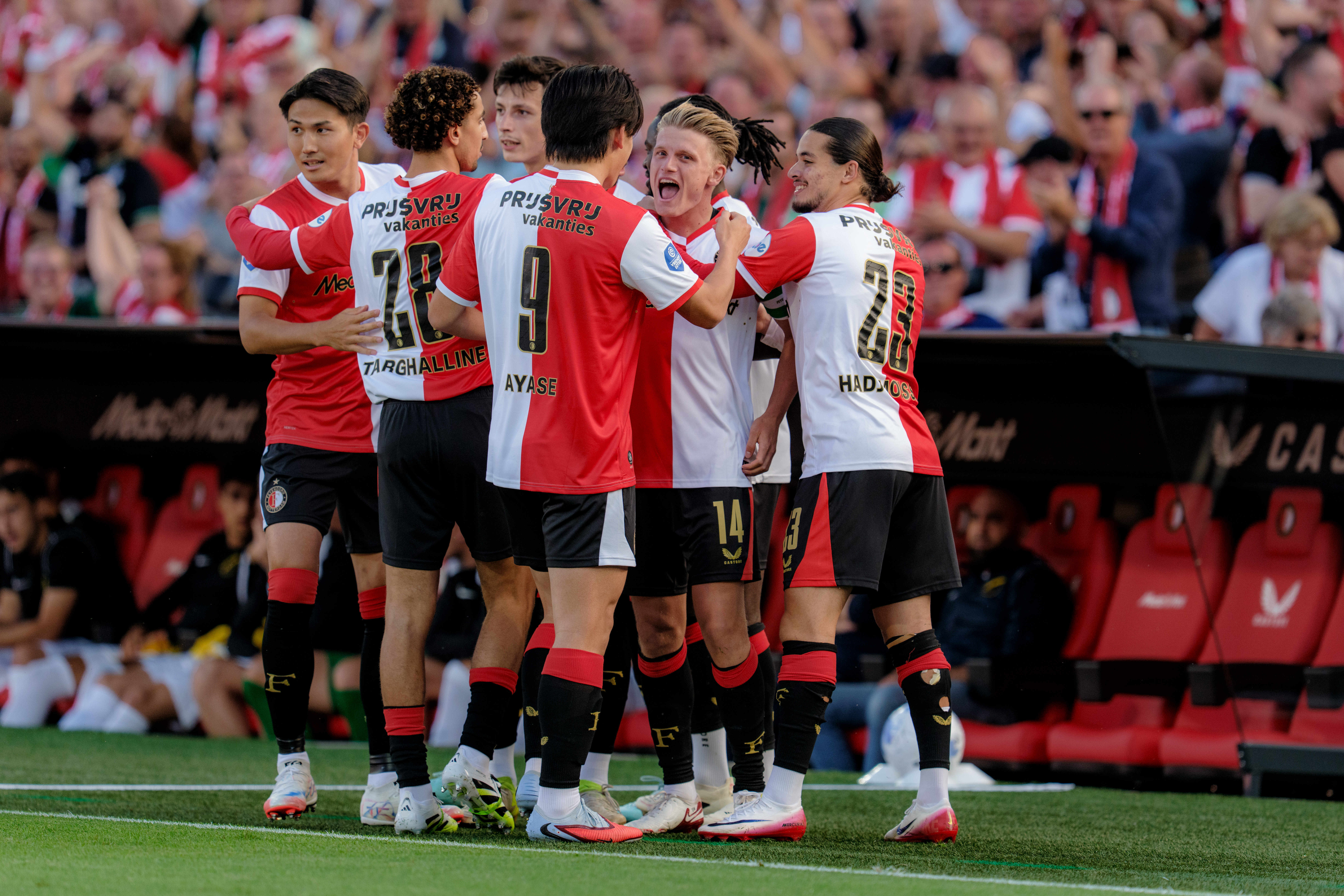 Cijfers • Centrale duo blinkt uit; vleugelspelers vallen tegen