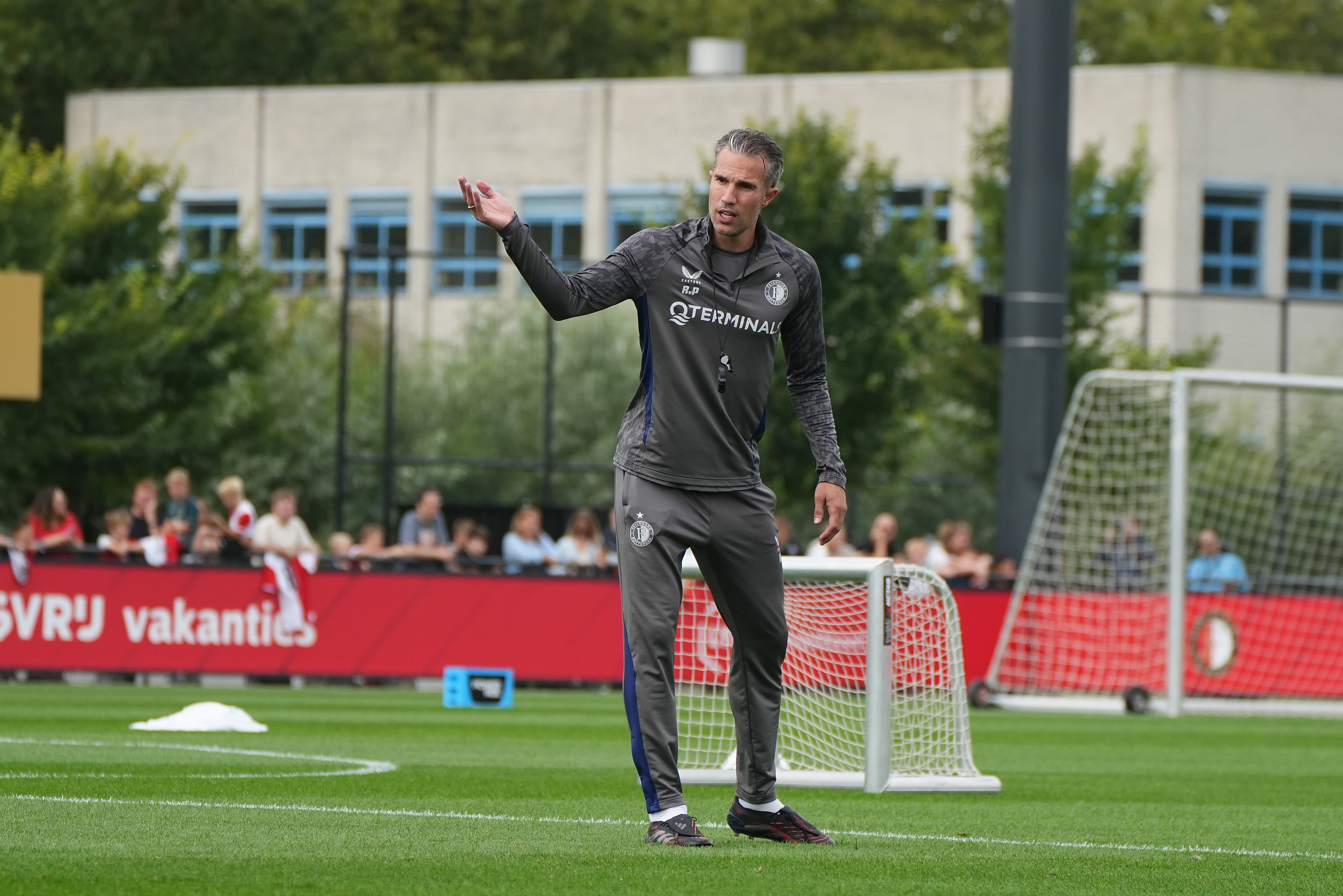Open training in gevaar: 'trainingskamp Feyenoord van maandag tot en met woensdag'