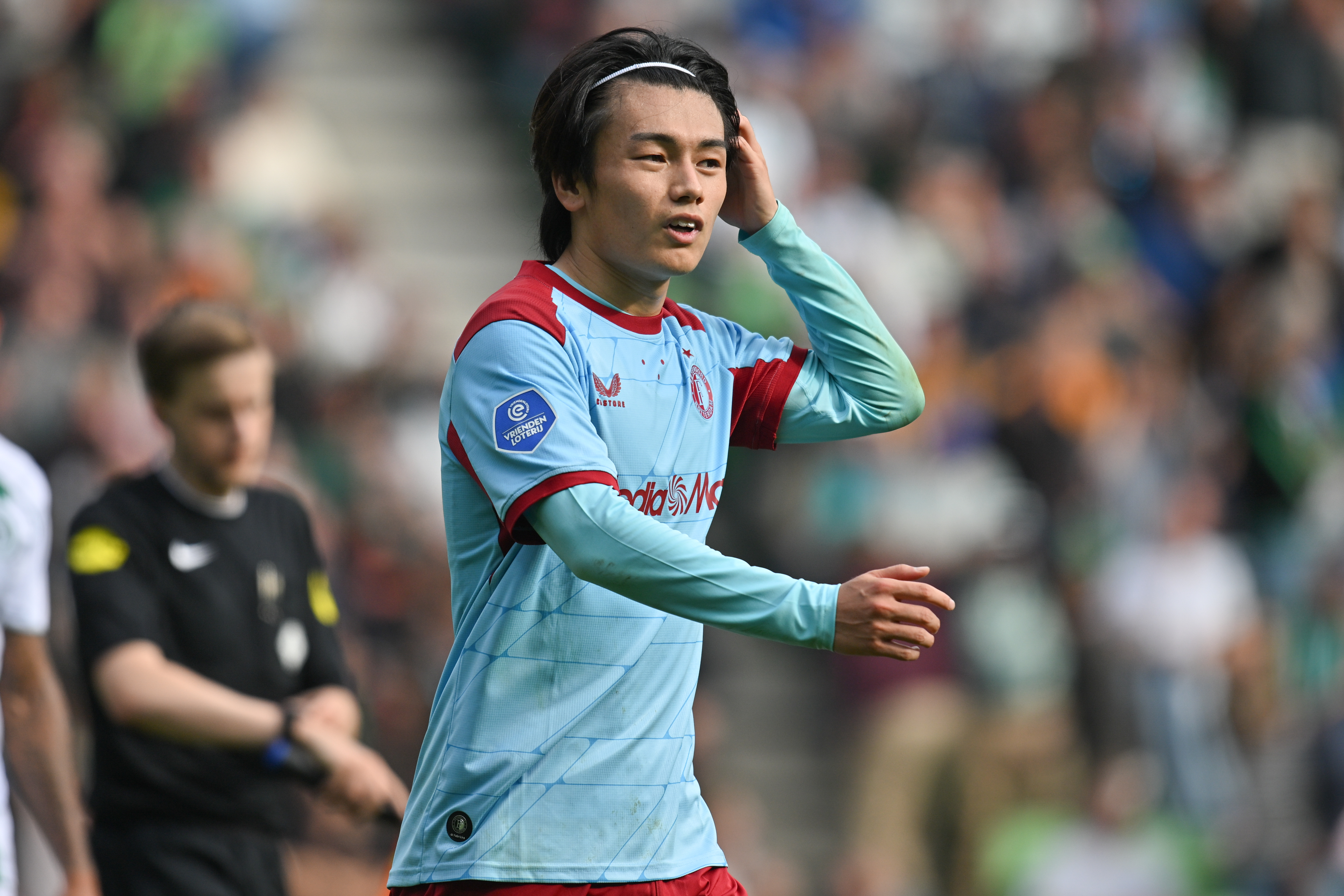 Ueda kopt Feyenoord naar zwaarbevochten overwinning in Groningen