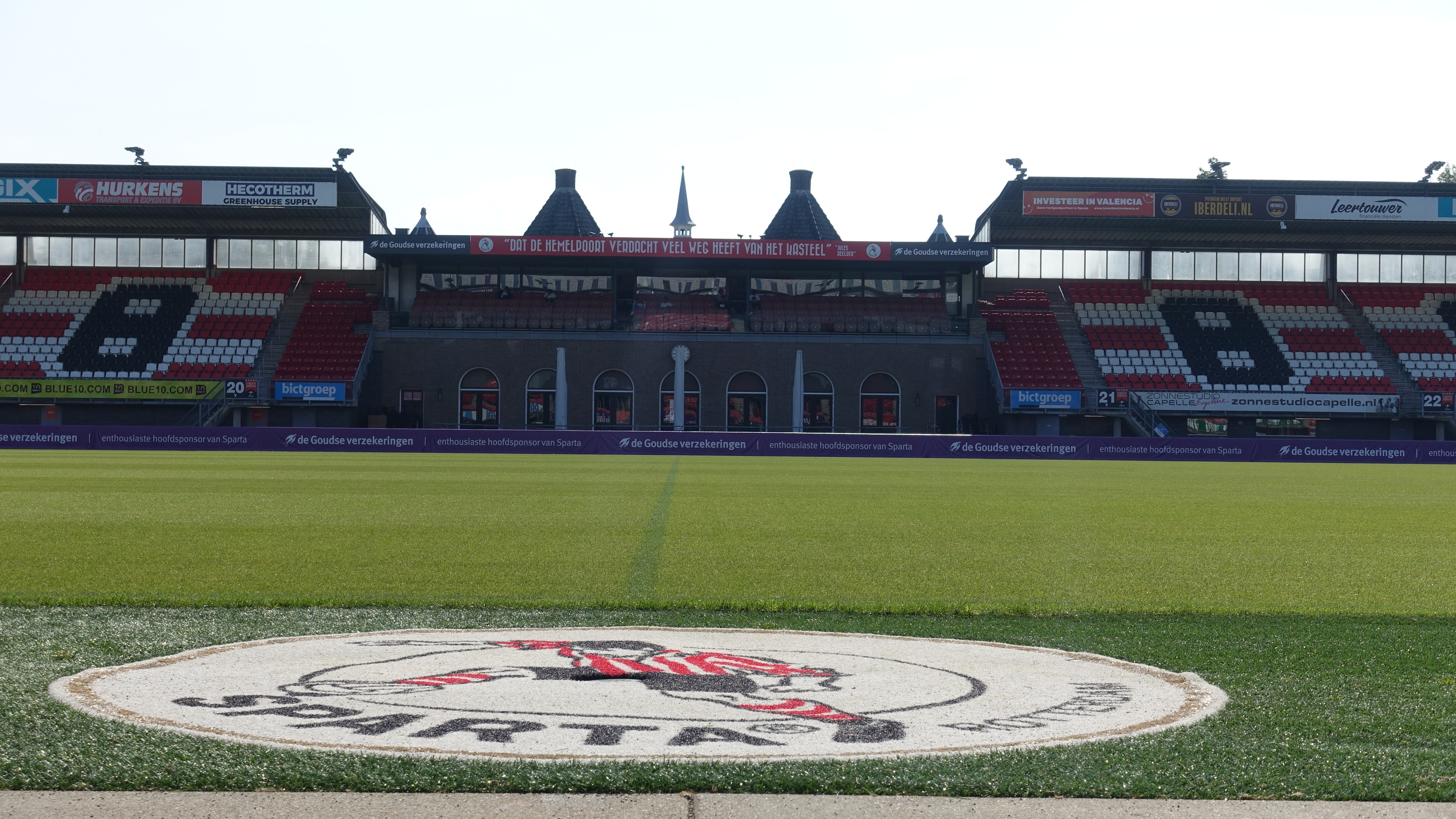 Matchday • Feyenoord trapt nieuw seizoen af met stadsderby op Het Kasteel