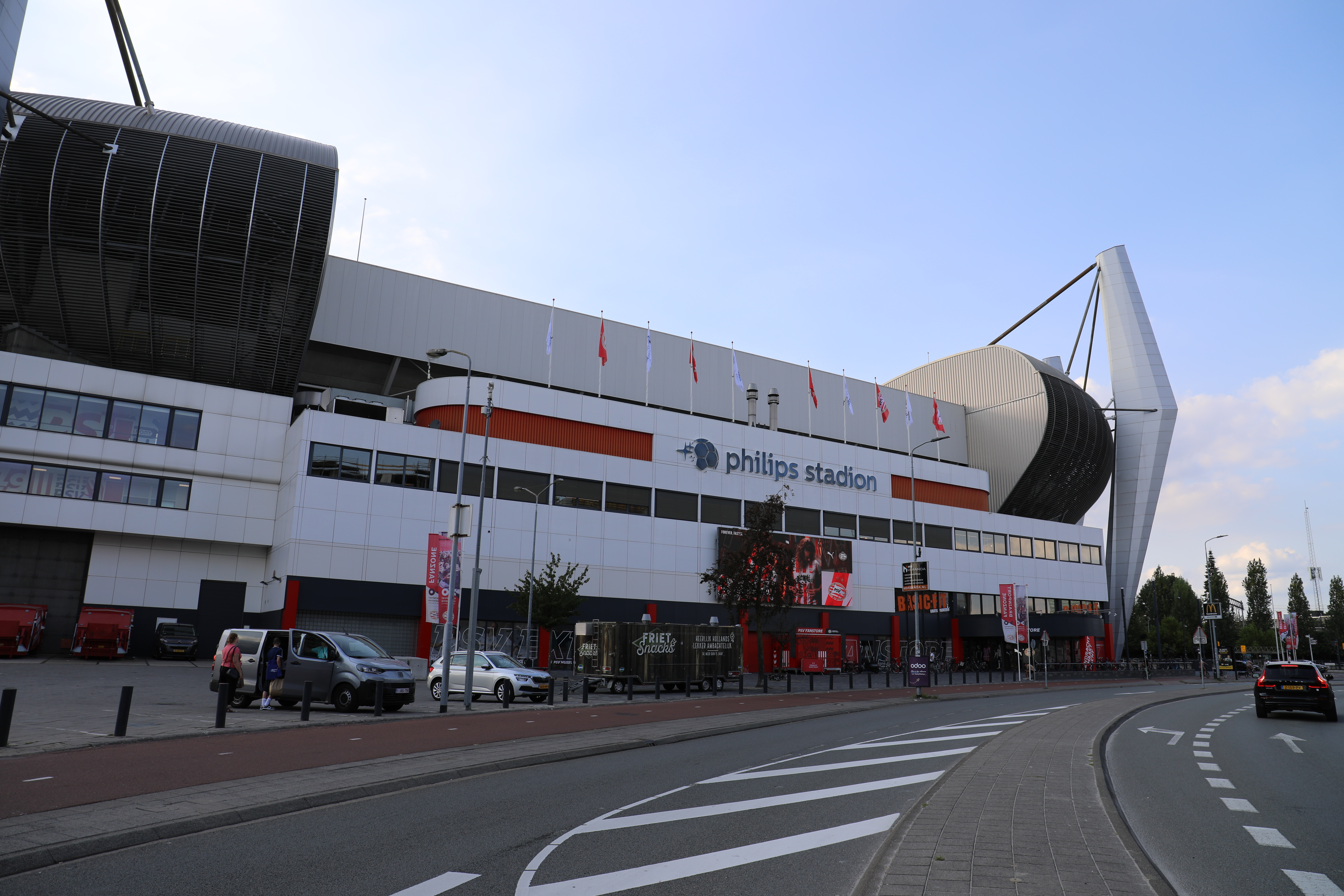 LIVE • Feyenoord wacht kraker in Eindhoven tegen PSV [14:30]