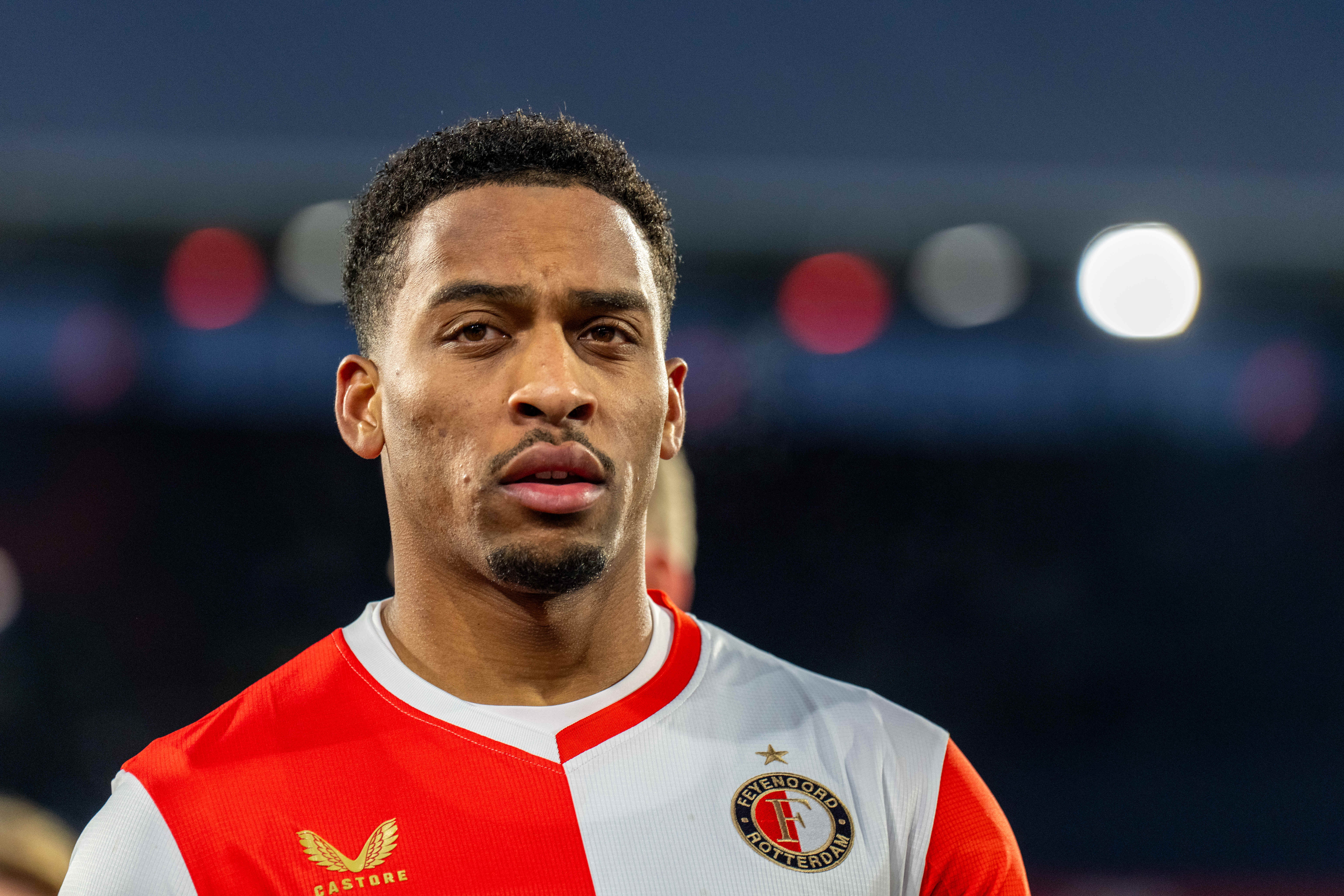 Blessures en salariseisen: Feyenoord en Timber vinden vooralsnog geen oplossing