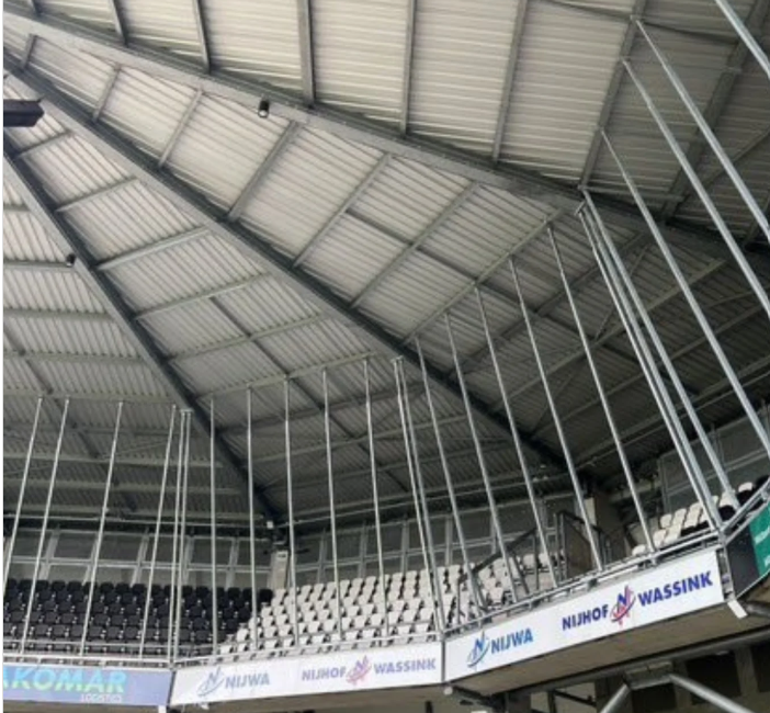 Feyenoord boycot krijgt navolging van Heracles-fans: “Onze gasten lijken wilde dieren in een glazen kooi!”