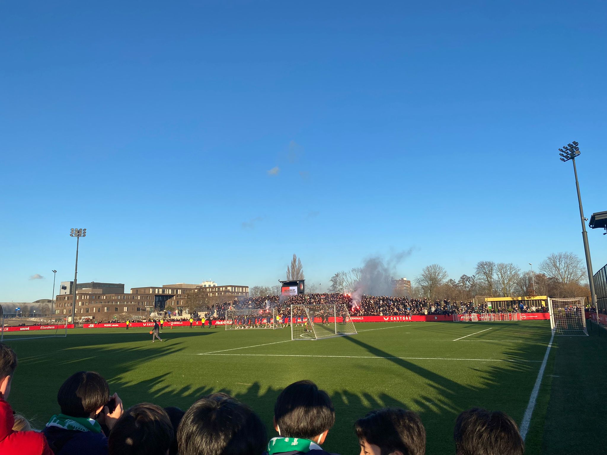 Grote steun op Varkenoord bij laatste training voor De Klassieker