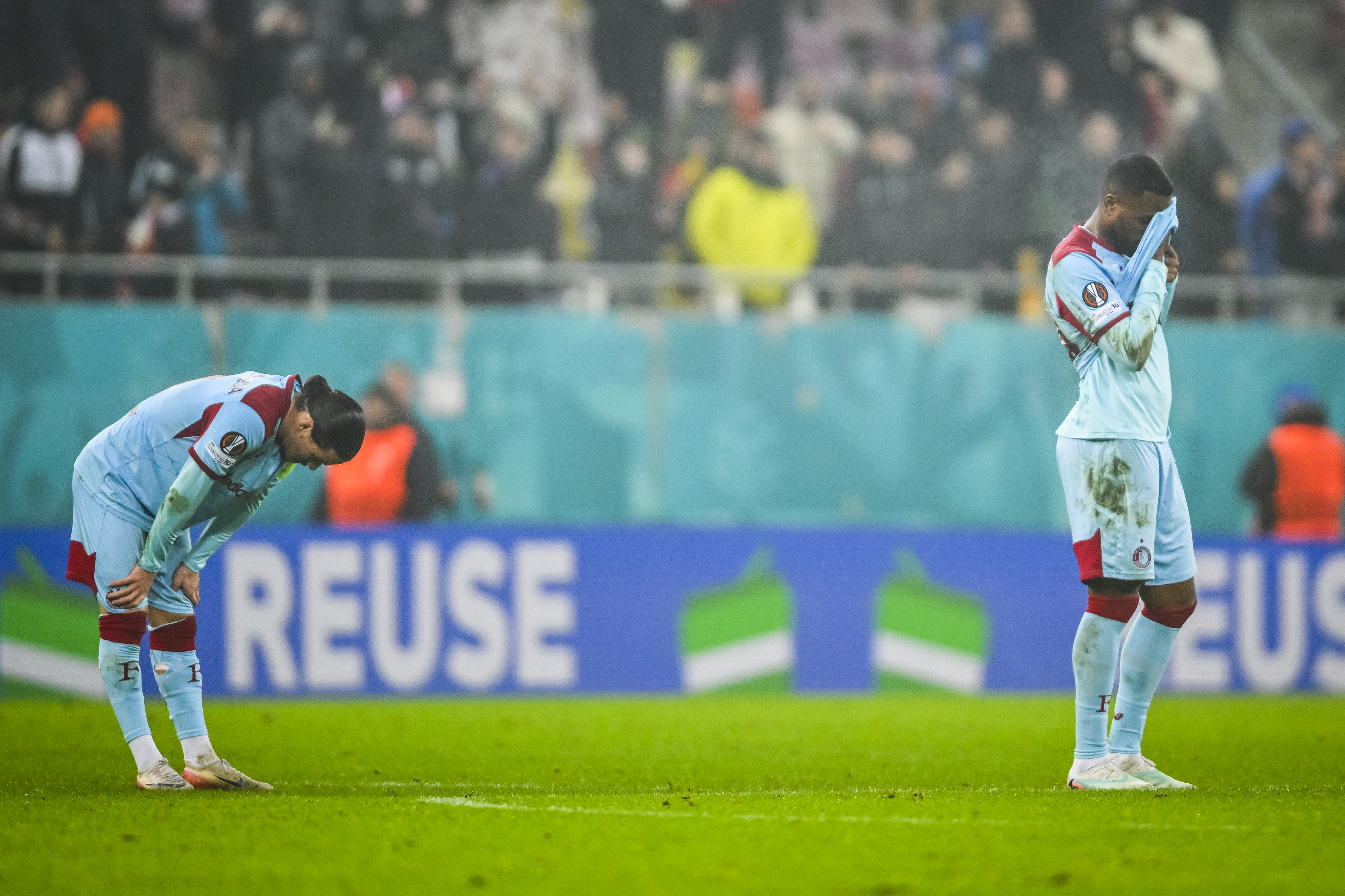 Cijfers • Pijnlijk rapport voor invallers; Valente redt de eer