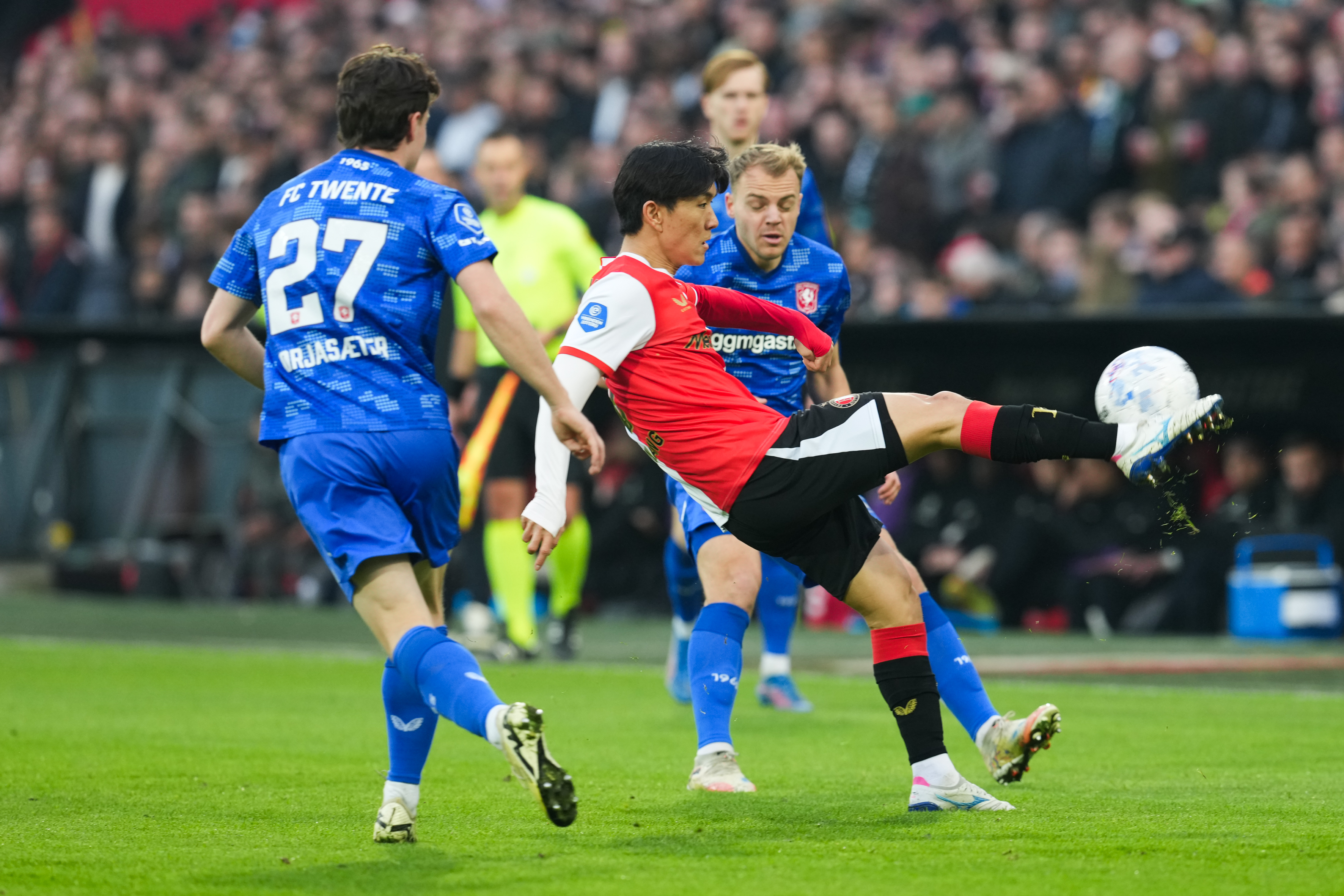 Liveblog • Feyenoord vooralsnog ongevaarlijk tegen FC Twente 0-0