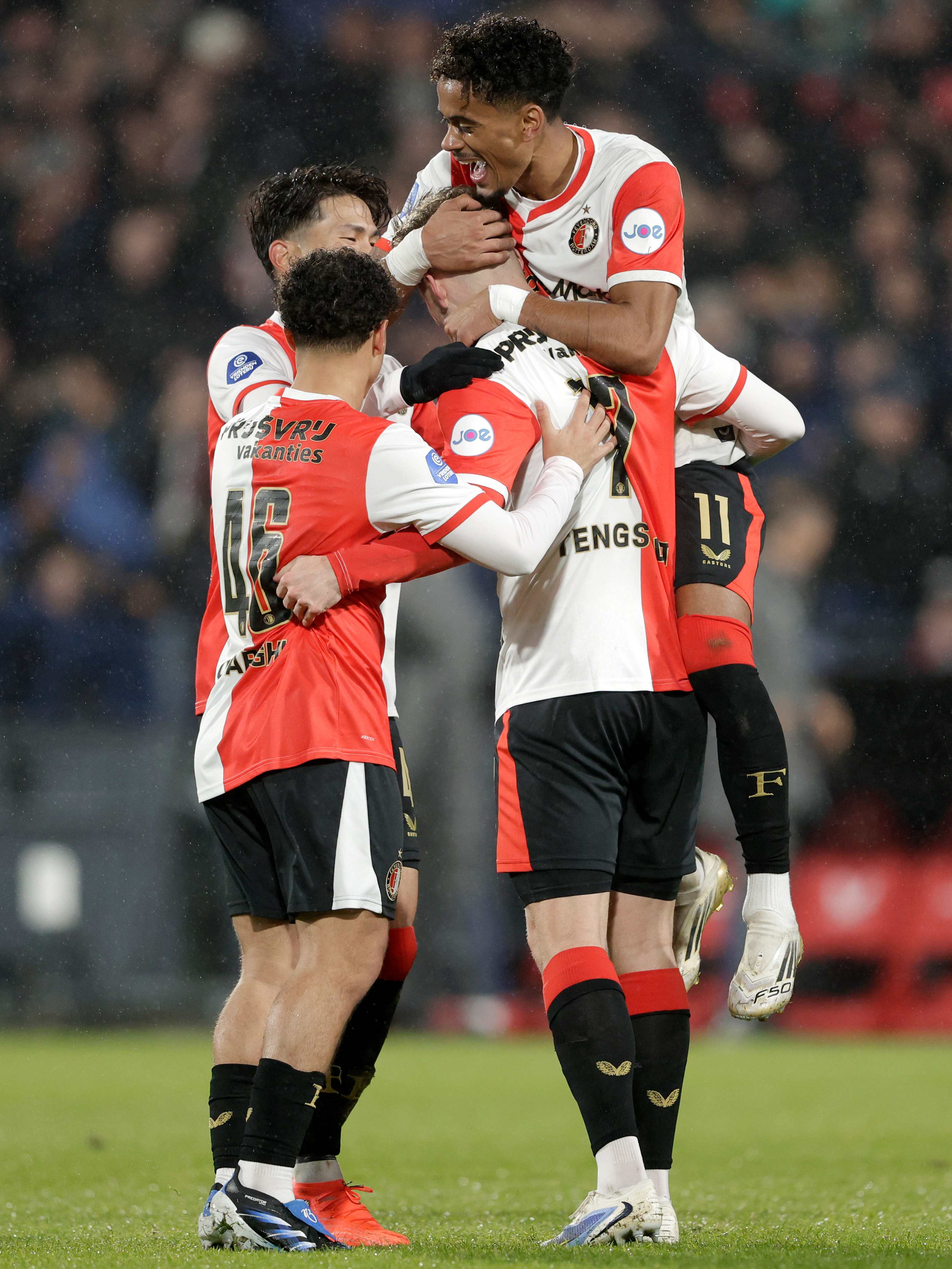 Liveblog • Feyenoord dankzij magistrale Ueda overtuigend langs PEC [6-1]