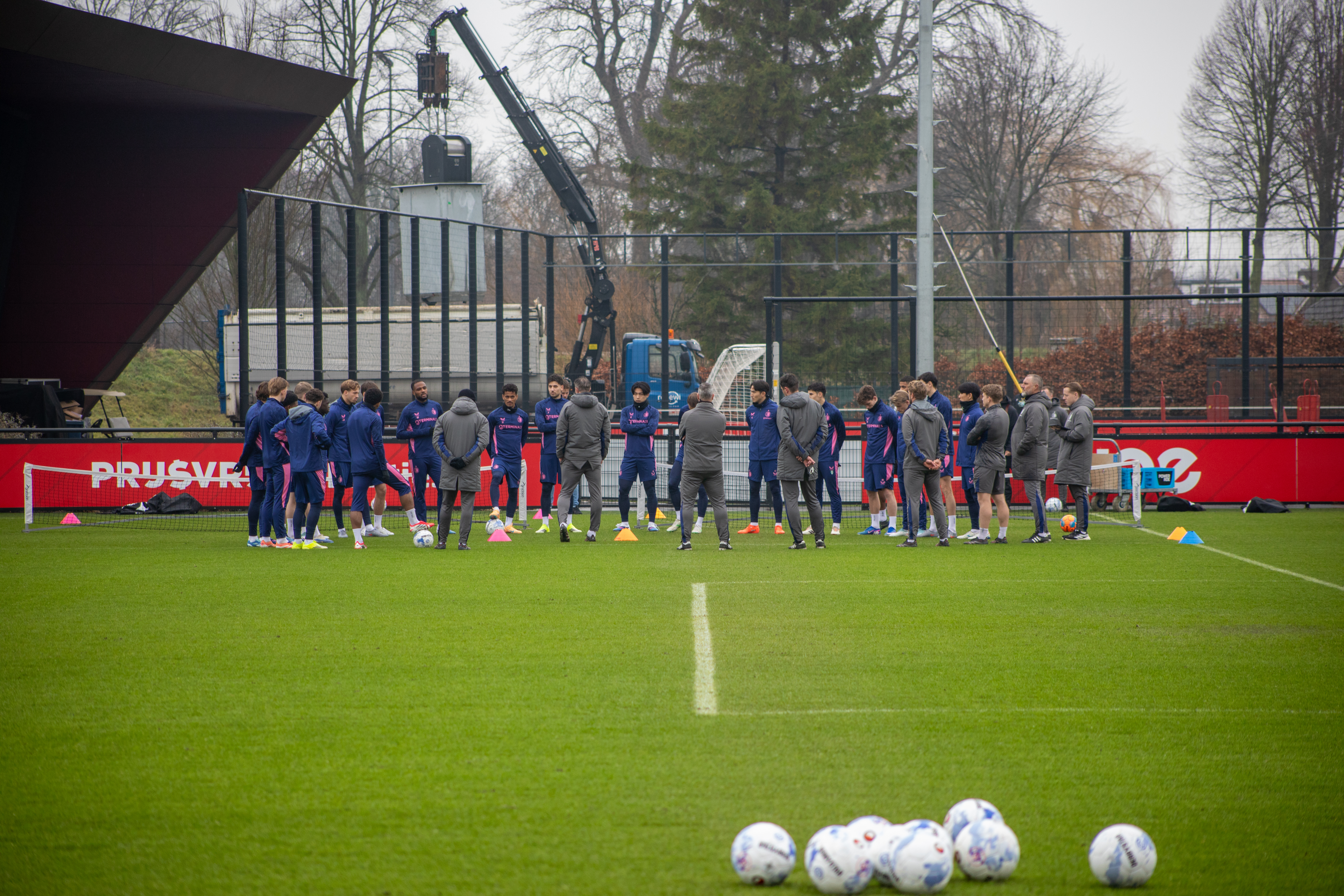 Feyenoord investeert ook buiten het veld: "Hebben sinds kort een teamontwikkelaar die met ons meeloopt"