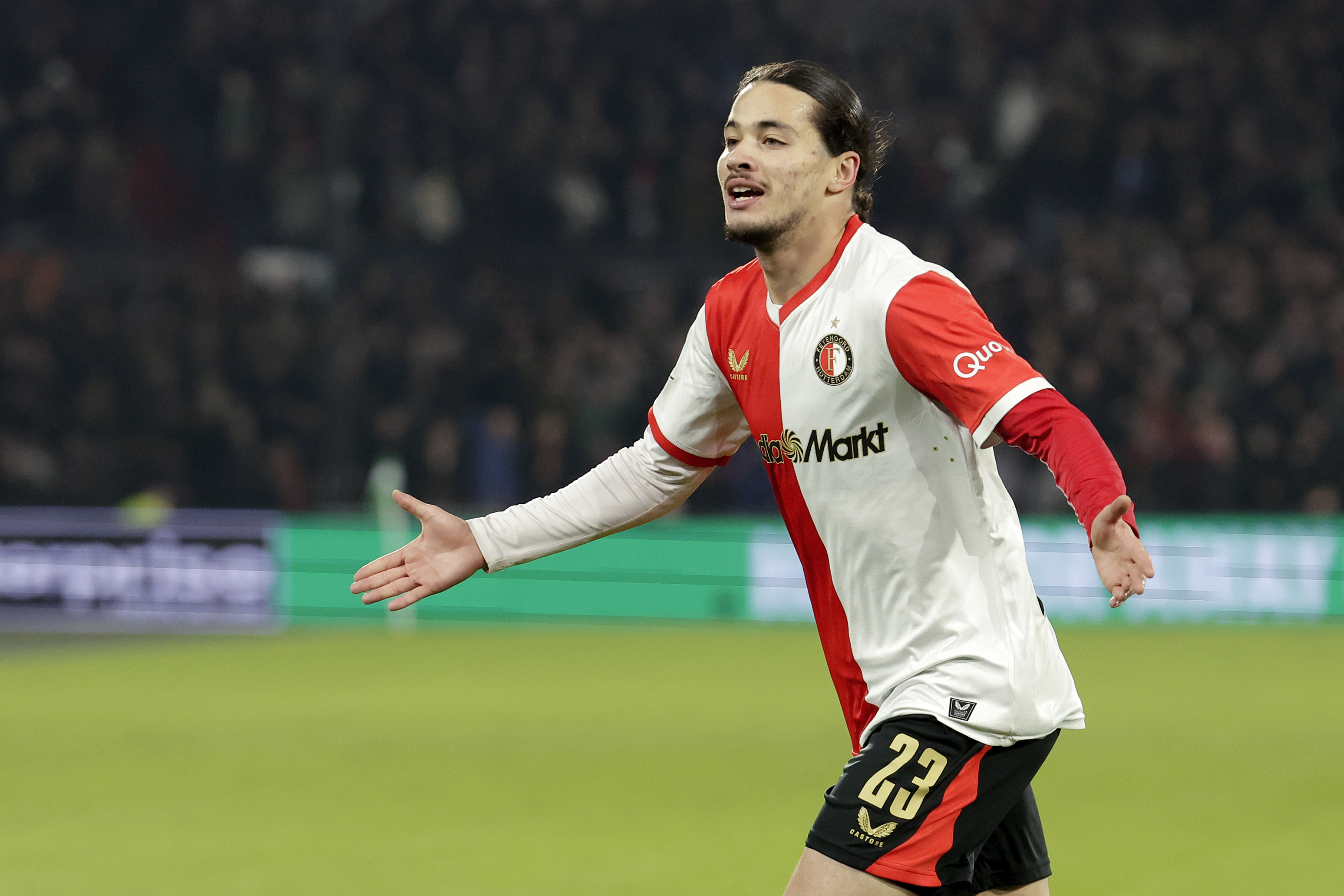 Feyenoord houdt eindelijk weer de nul en wint van Sturm Graz in Europa League