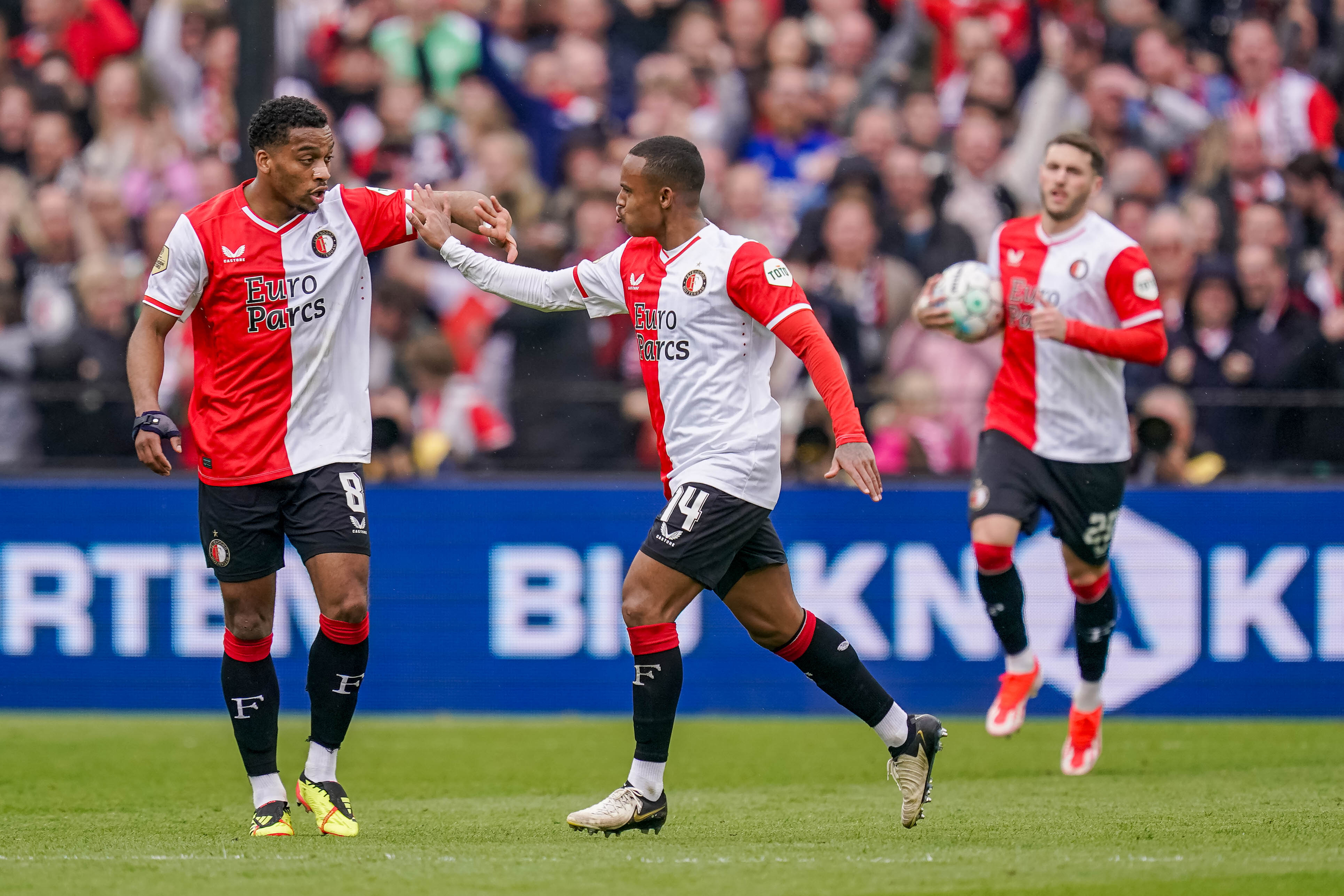 'Transfersom bekend:  Ook Quinten Timber vertrekt voor schrijntje uit de Kuip'