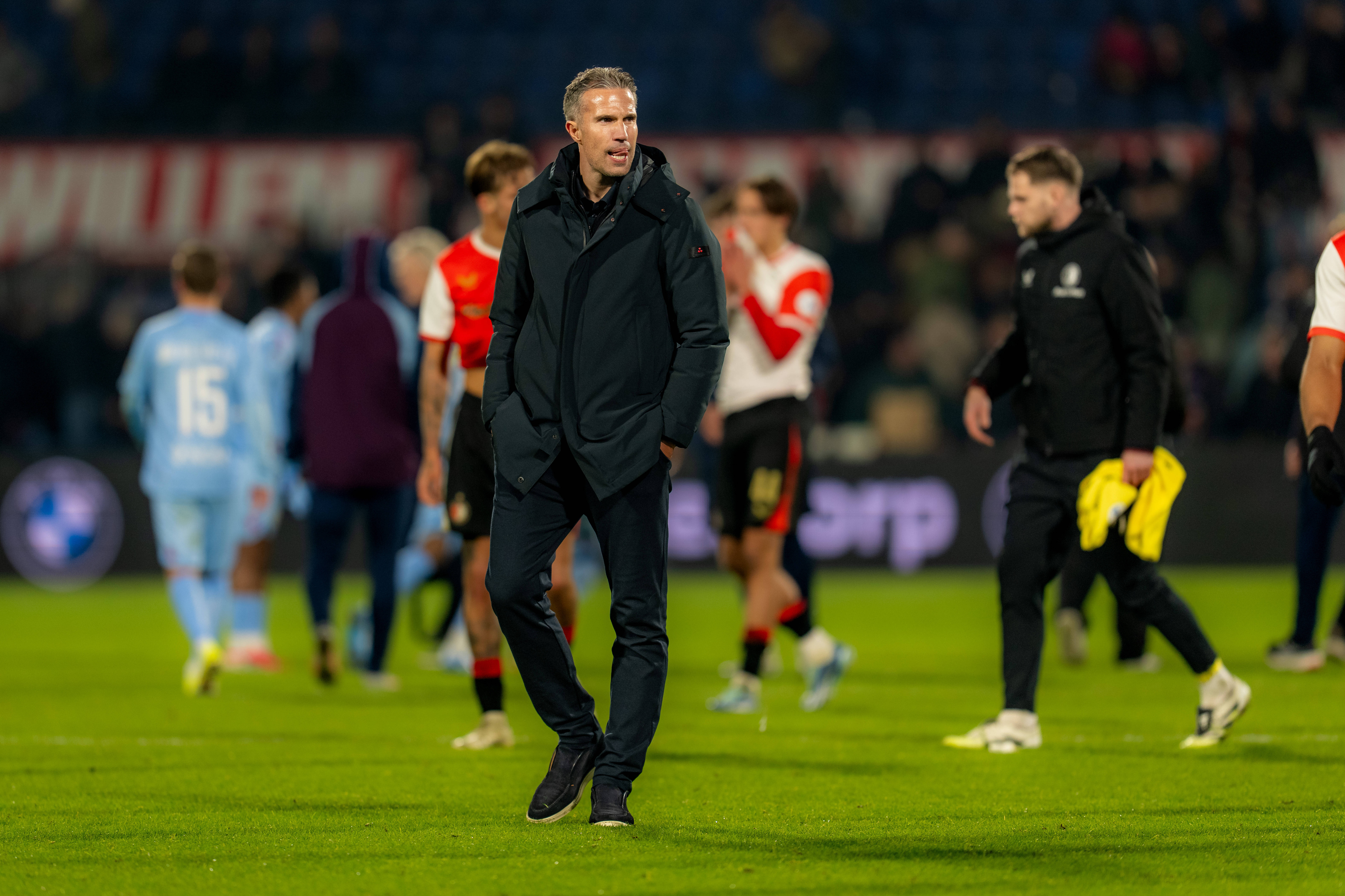 Robin van Persie teleurgesteld na nederlaag in eigen huis: "De gifbeker moet gewoon leeg"