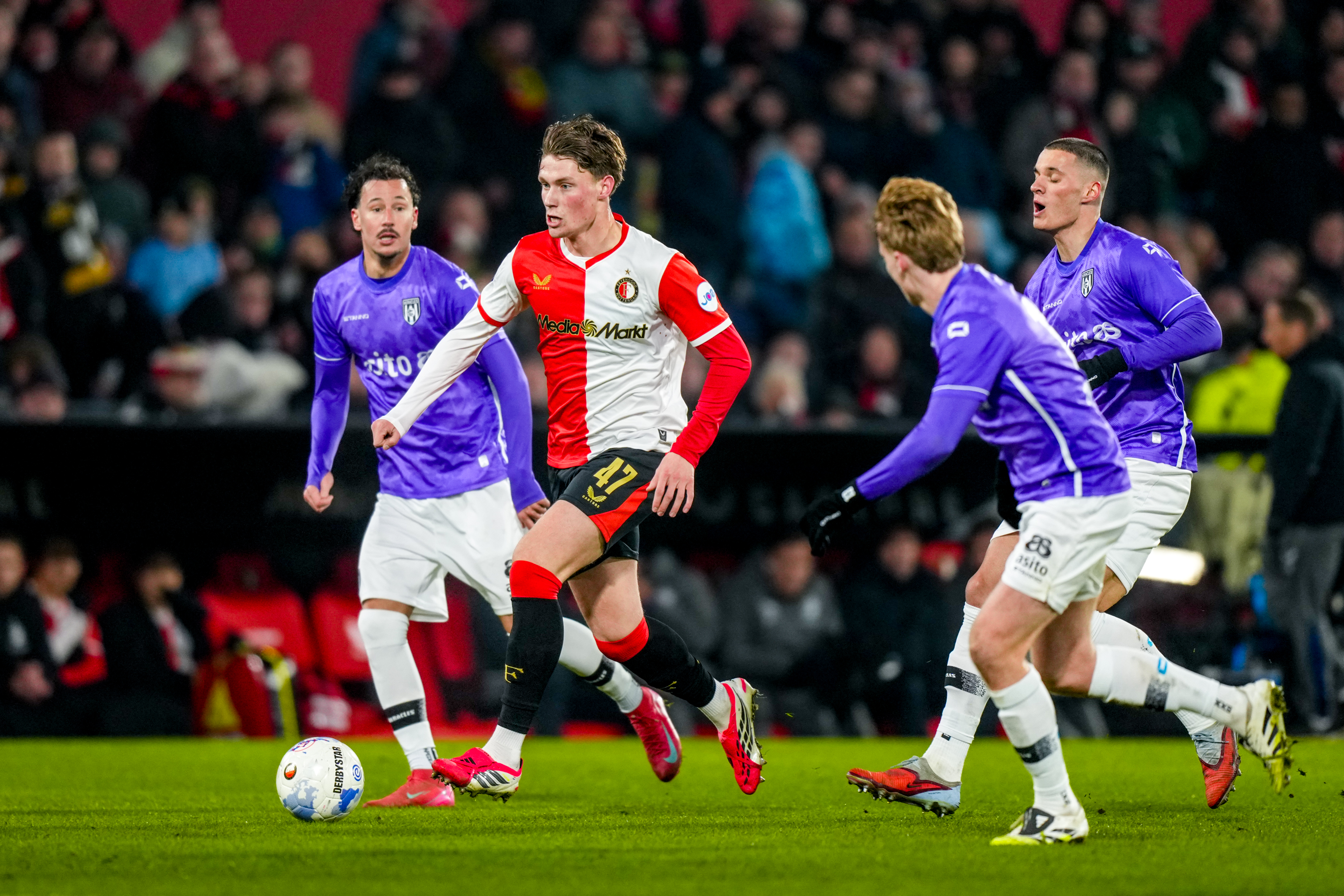 Mooie beloning voor Kraaijeveld: talent voegt zich definitief bij eerste elftal