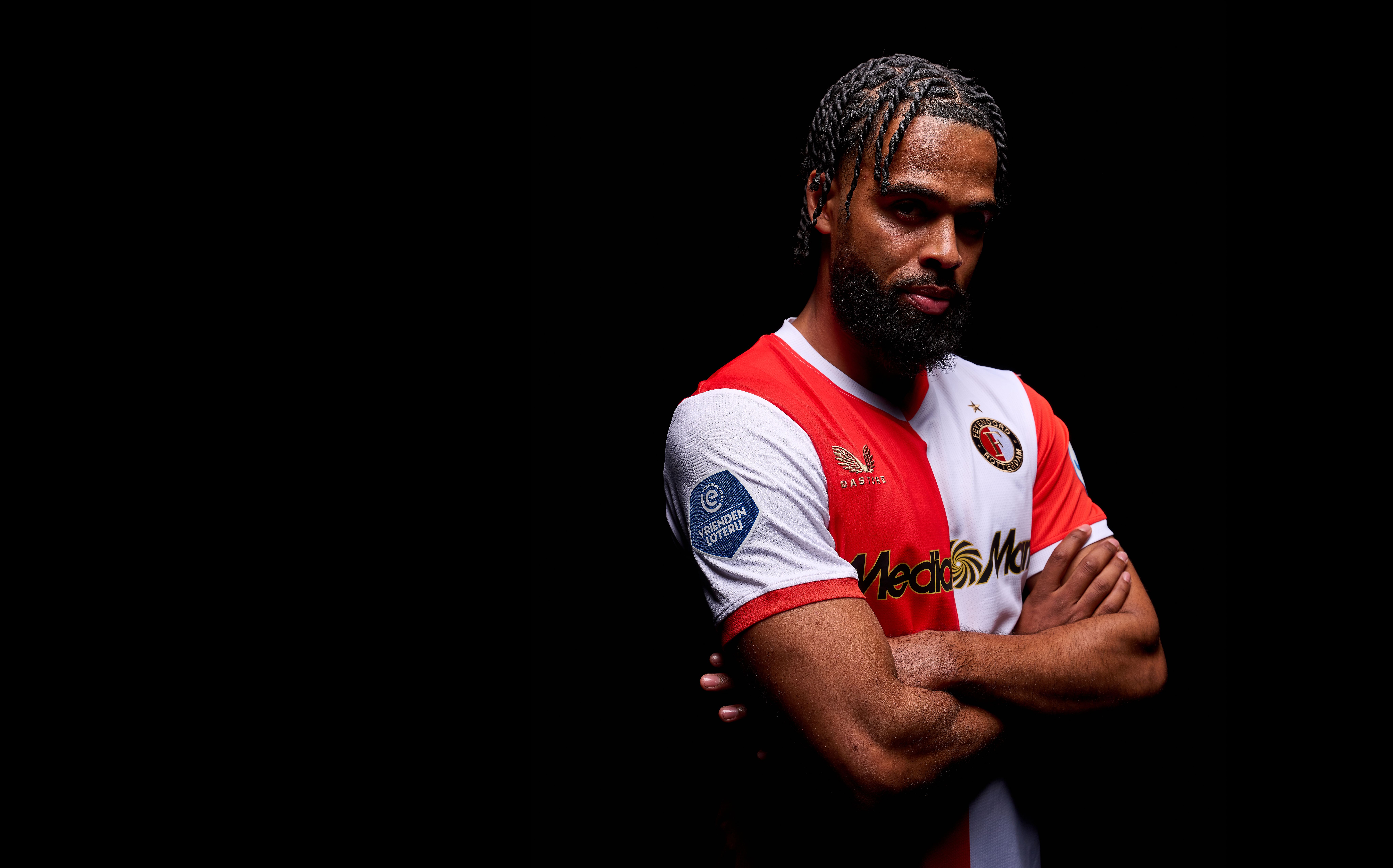 St. Juste over sterke band met Van Persie: "Hoop dat ik de rol die hij toen had kan invullen"