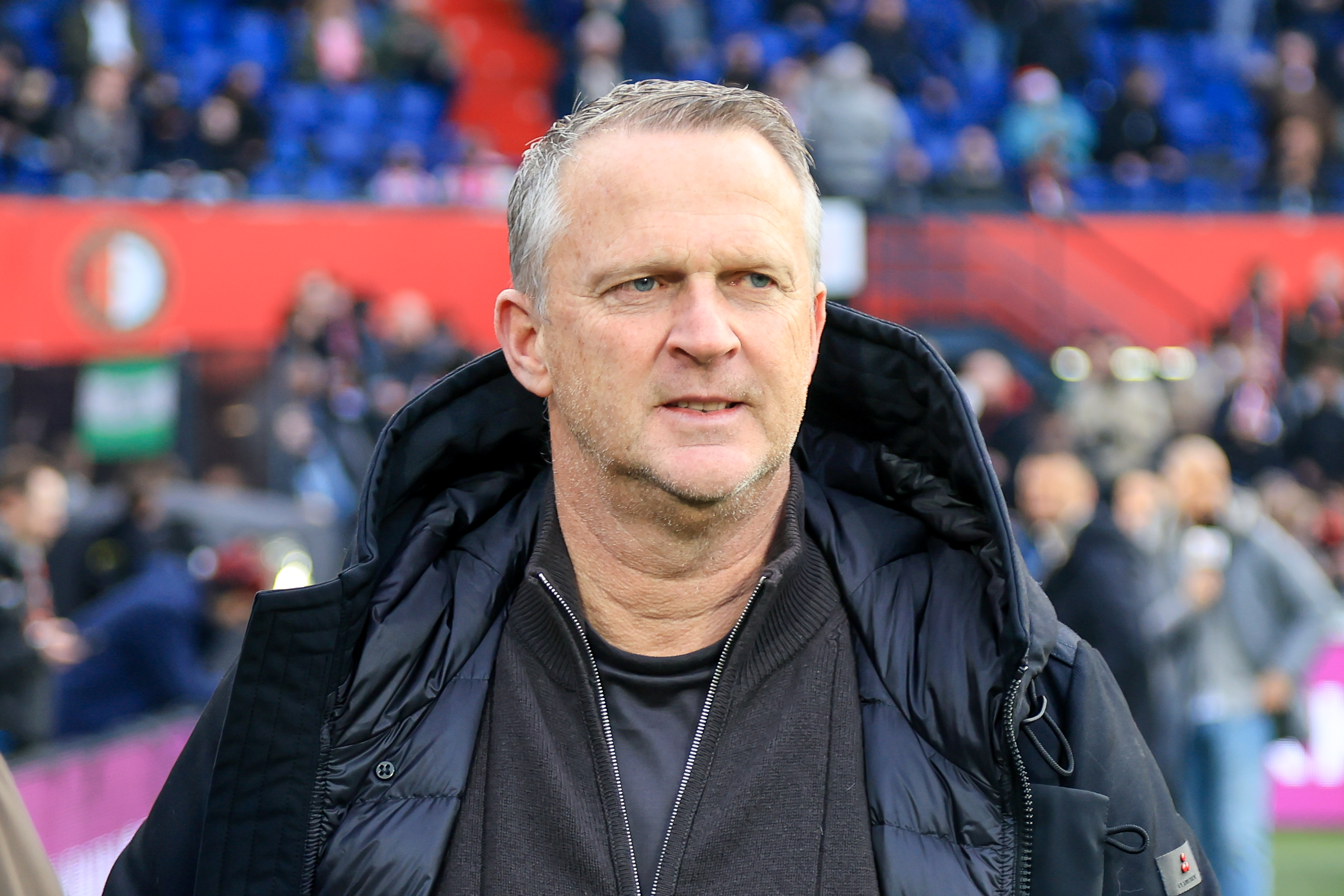 Van den Brom put vertrouwen uit eerder duel in De Kuip: "Daar hadden we moeten winnen"