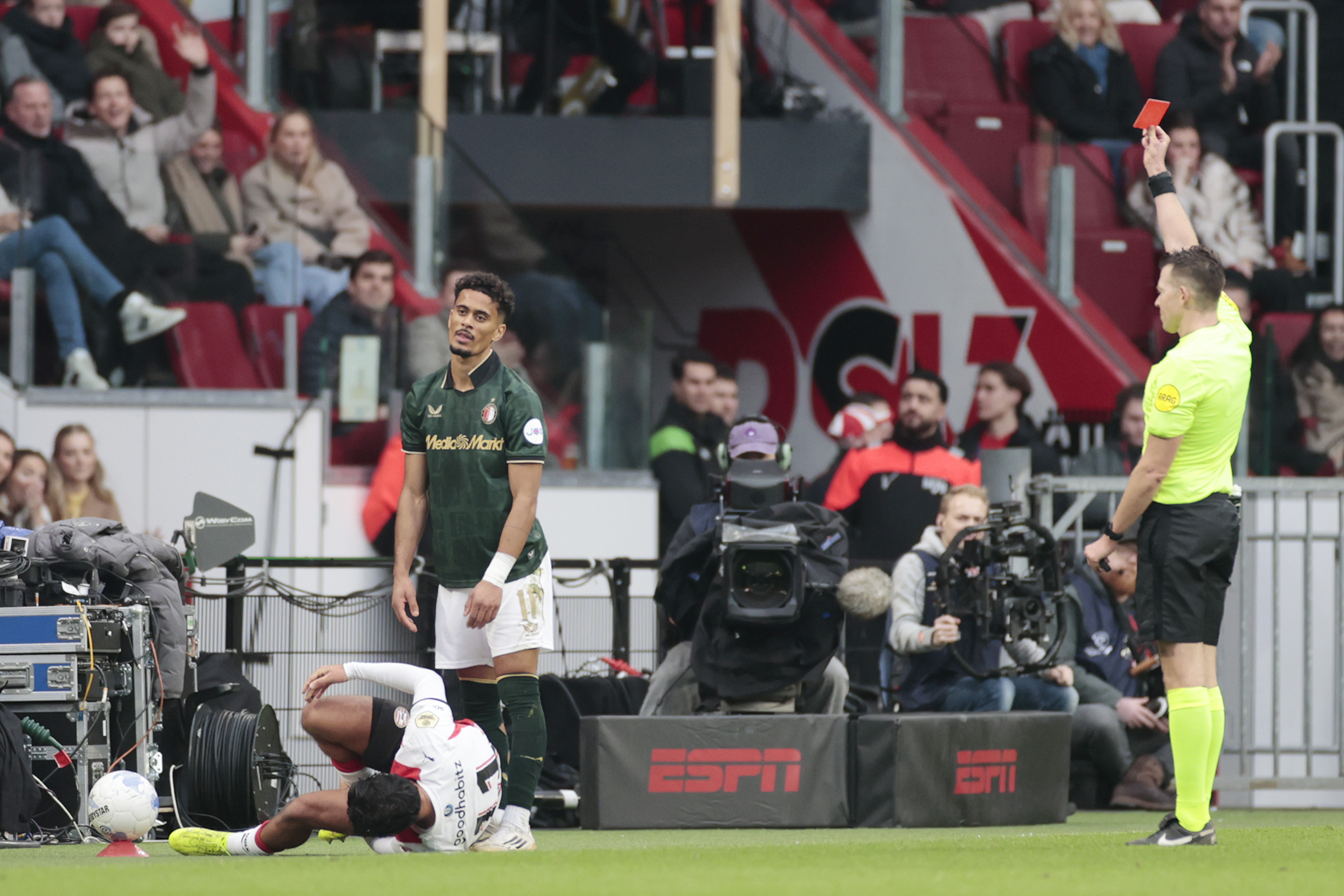 Borges rode kaart PSV uit