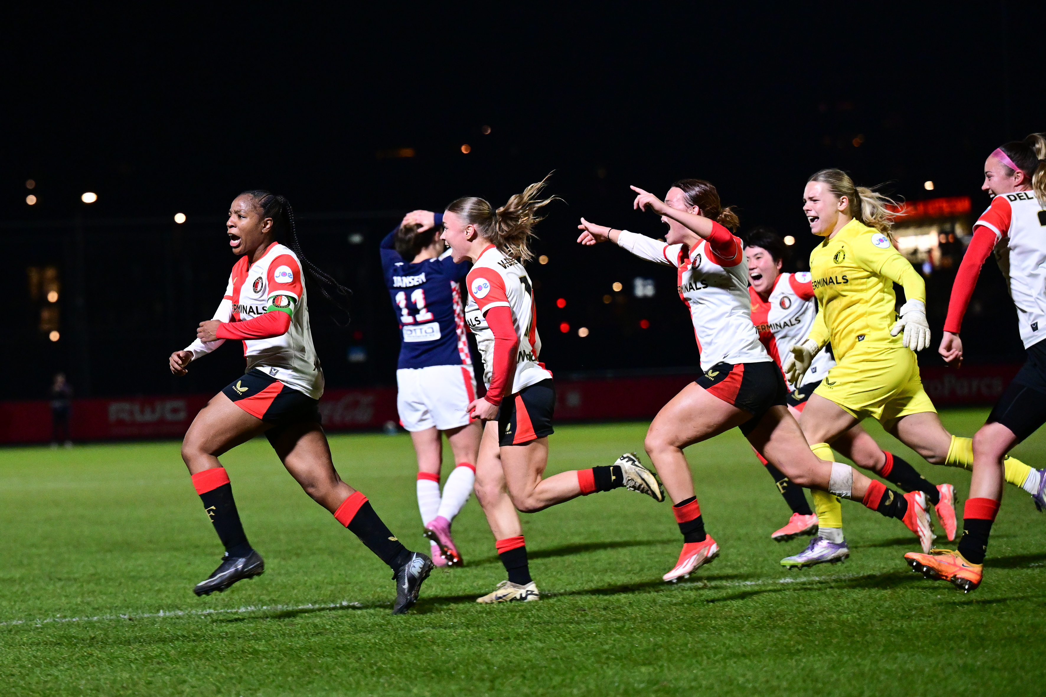 Feyenoord V1 sleept punt uit vuur tegen PSV