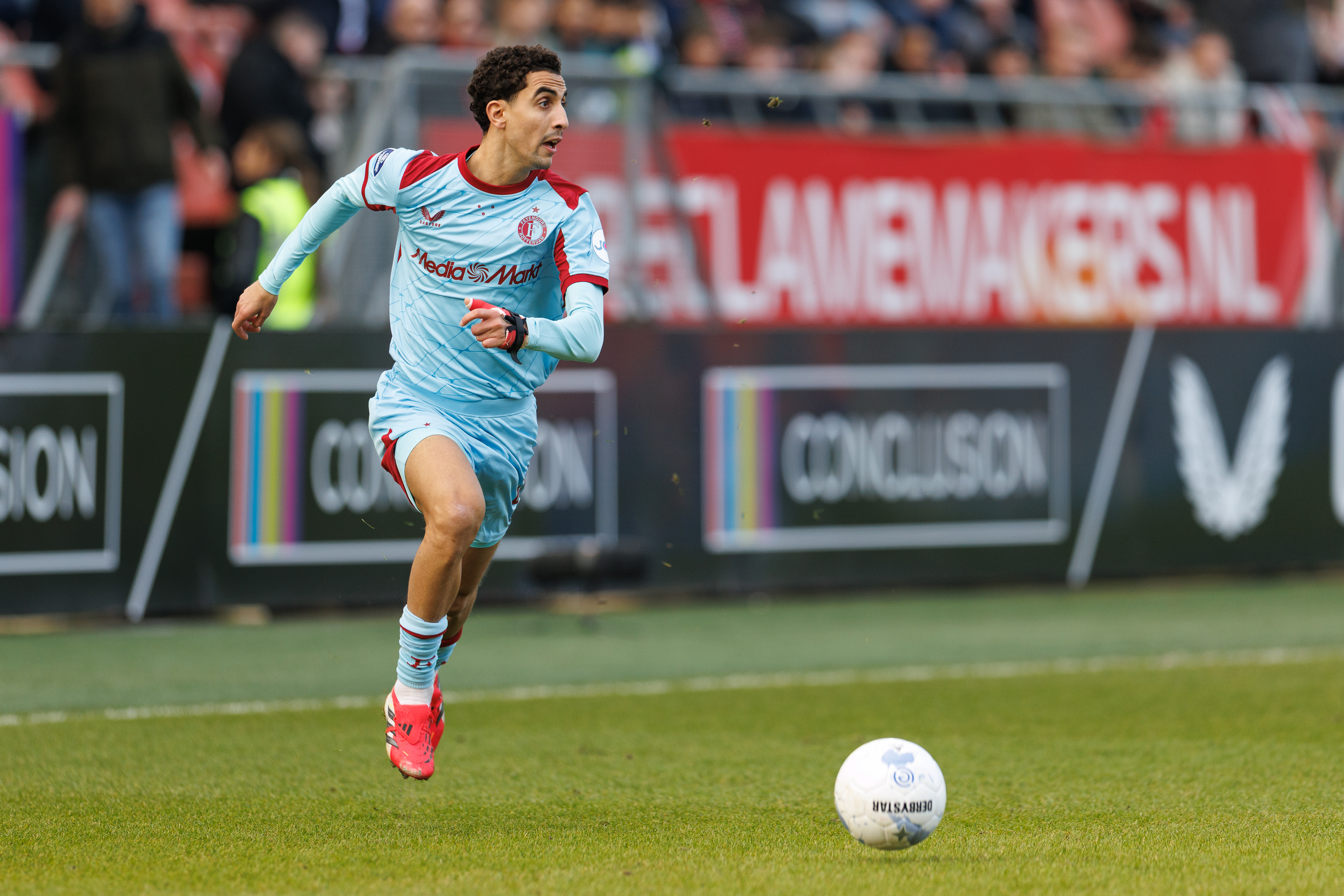 Van Hanegem: "Hij moet niet de postbode van het elftal worden"