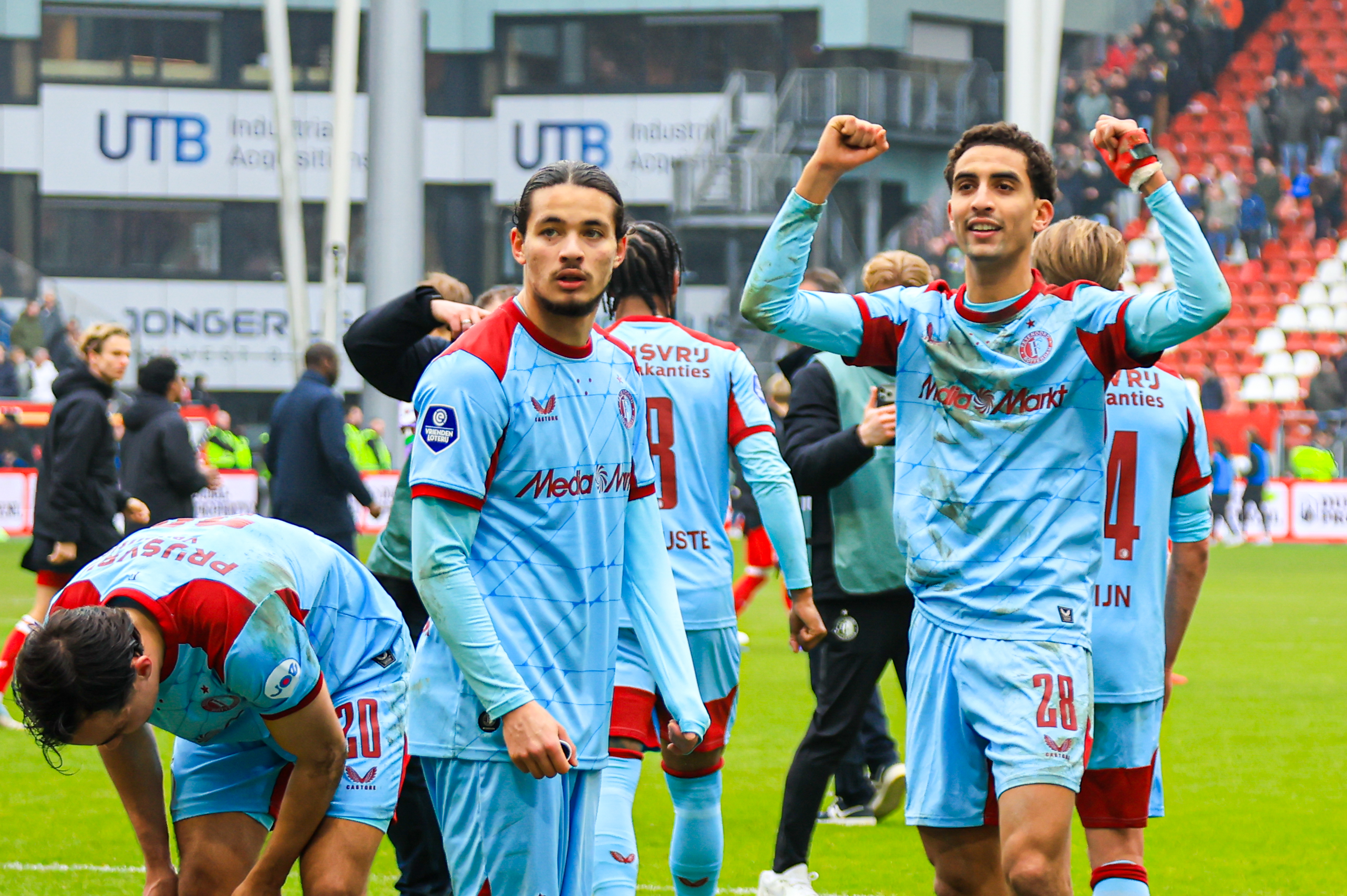 Cijfers • Targhalline beslist krappe uitwedstrijd, Wellenreuther houdt Feyenoord overeind