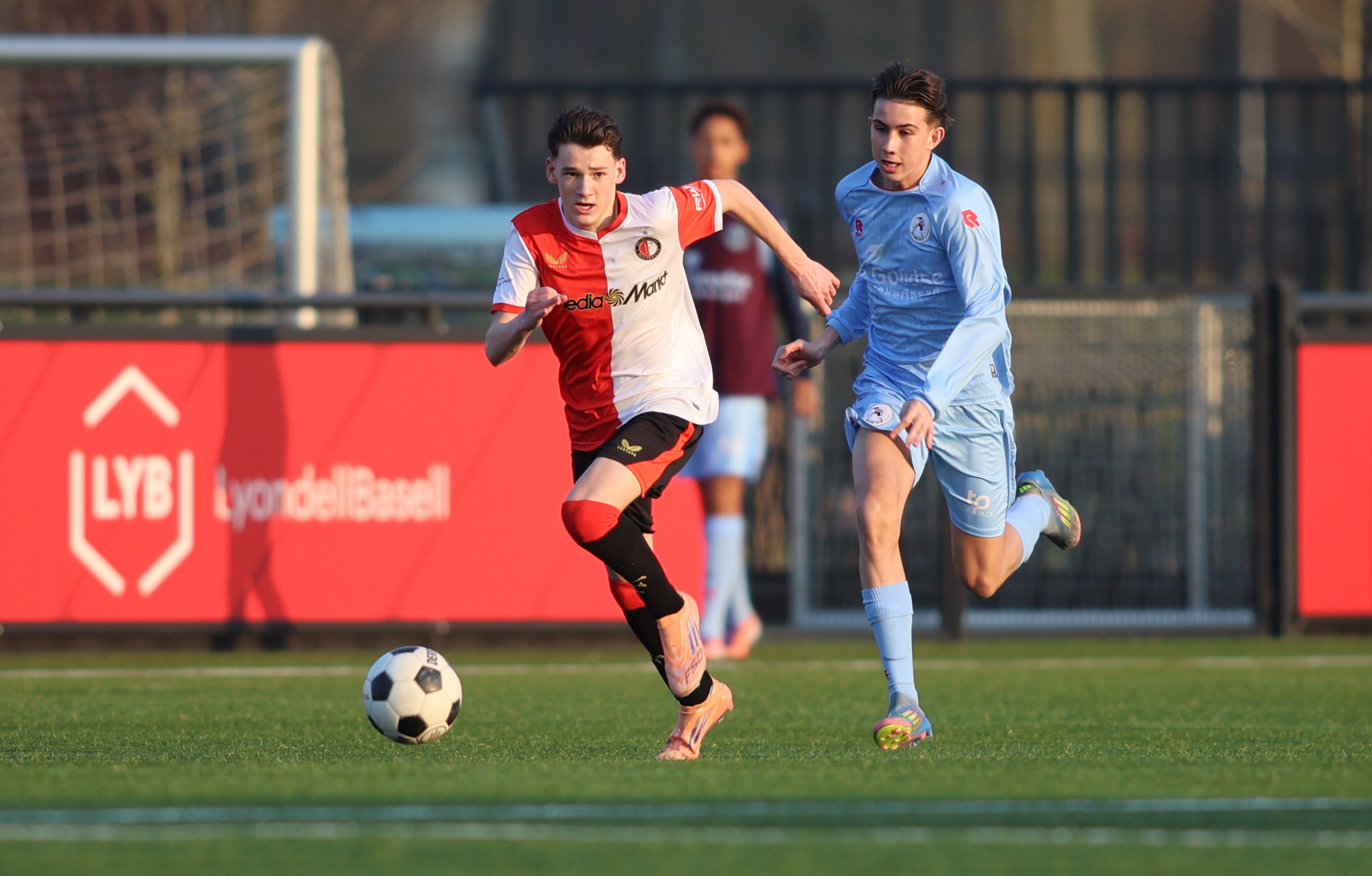 Feyenoord O16 wint van Sparta Rotterdam en verstevigd koppositie