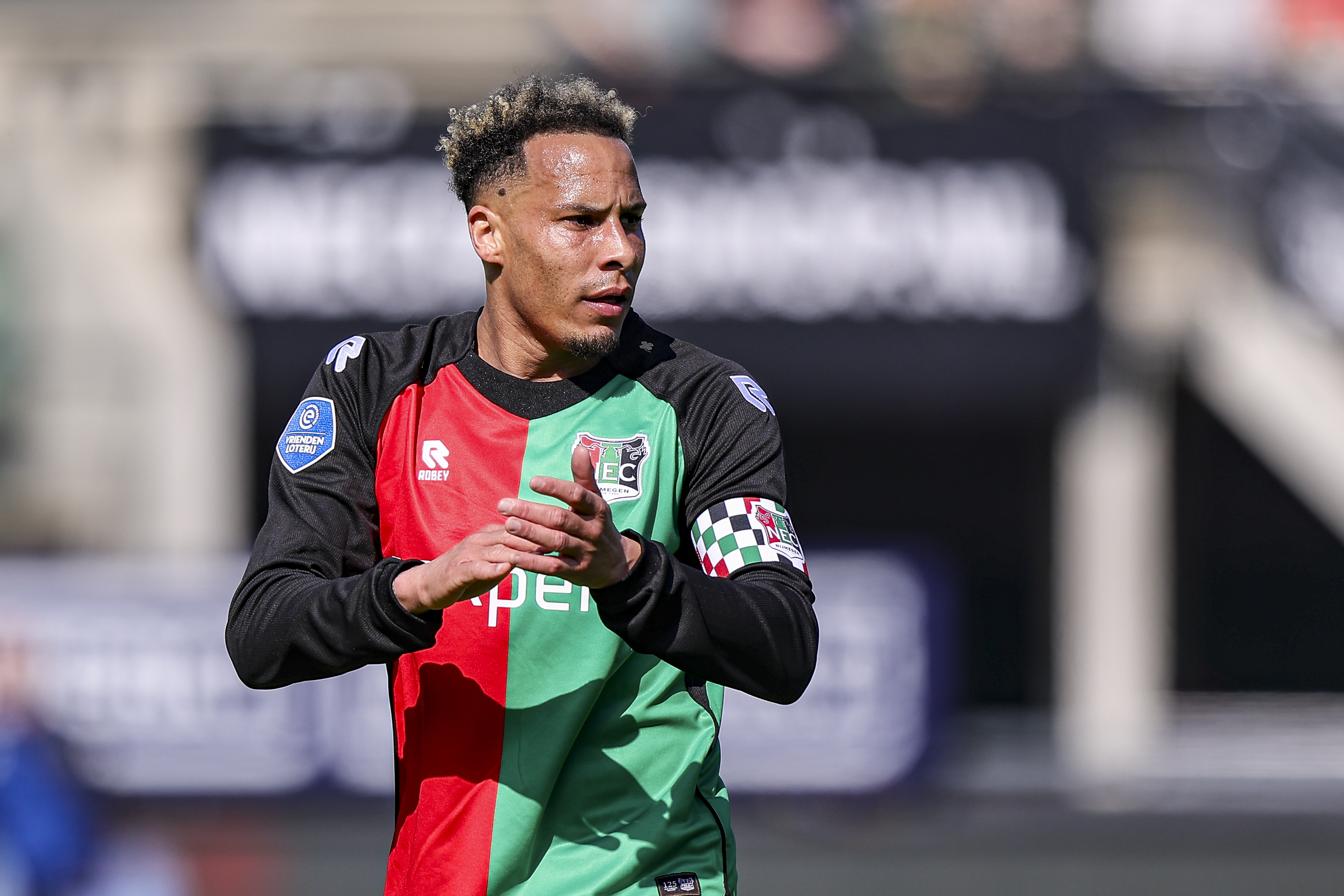 'Paspoortkwestie raakt NEC: concurrent van Feyenoord mist belangrijke krachten'