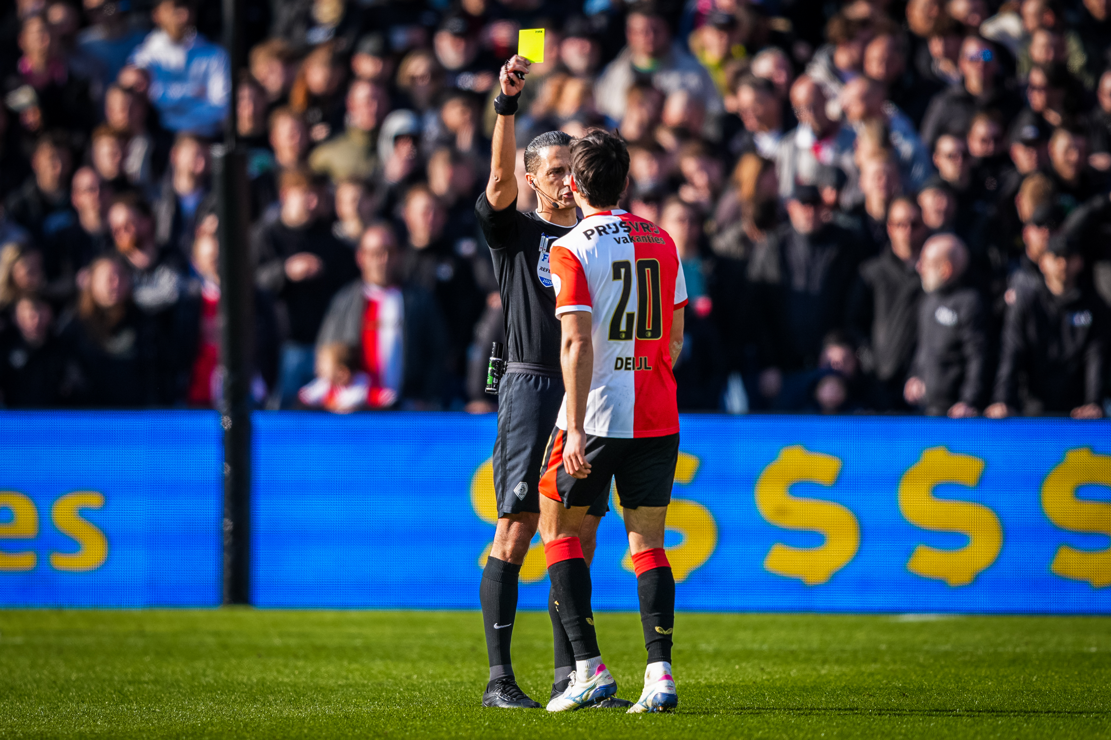 Mats Deijl mist Klassieker: 'Probeerde de scheids tegen beter weten in te overtuigen'