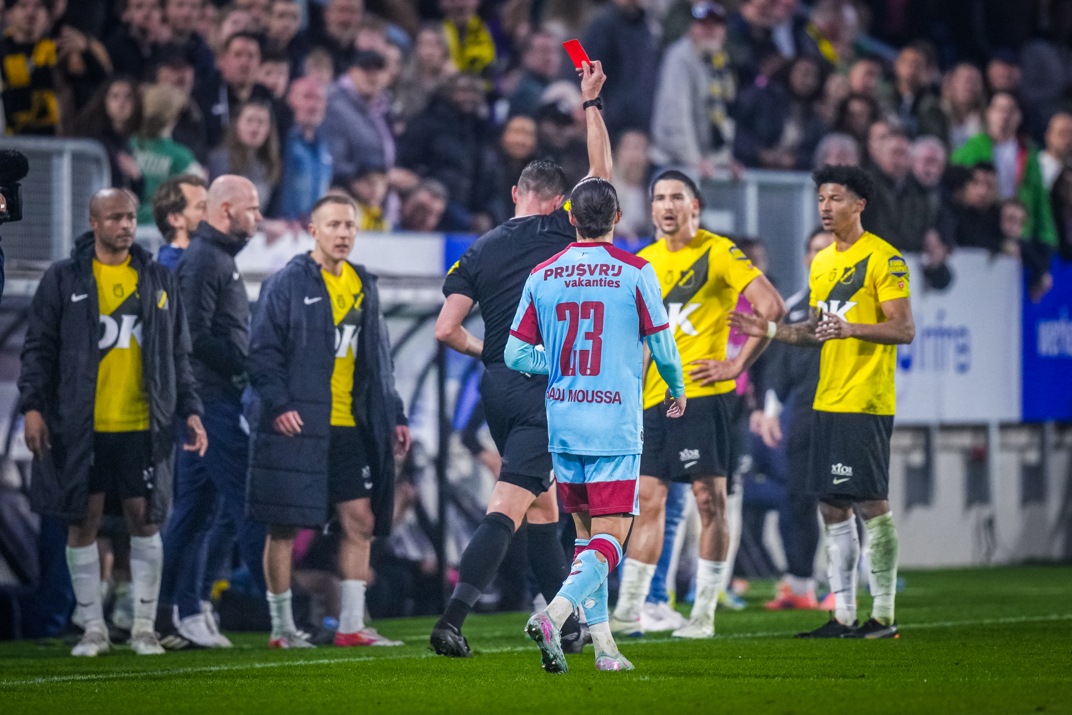 NAC-verdediger Greiml meerdere wedstrijden geschorst na snoeiharde overtreding