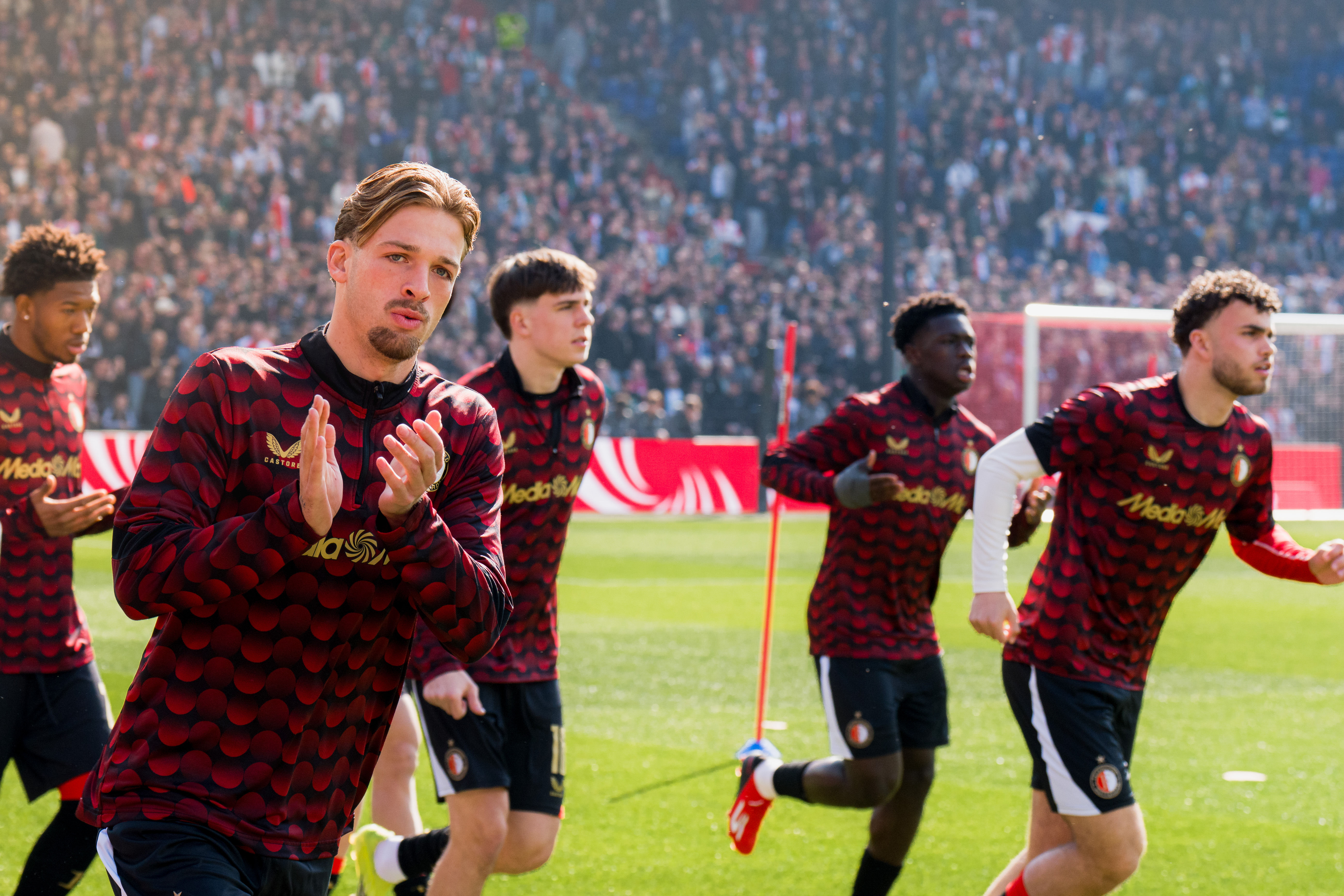 Valente prijst Legioen: "Als je het hoort, ga je als een blinde"