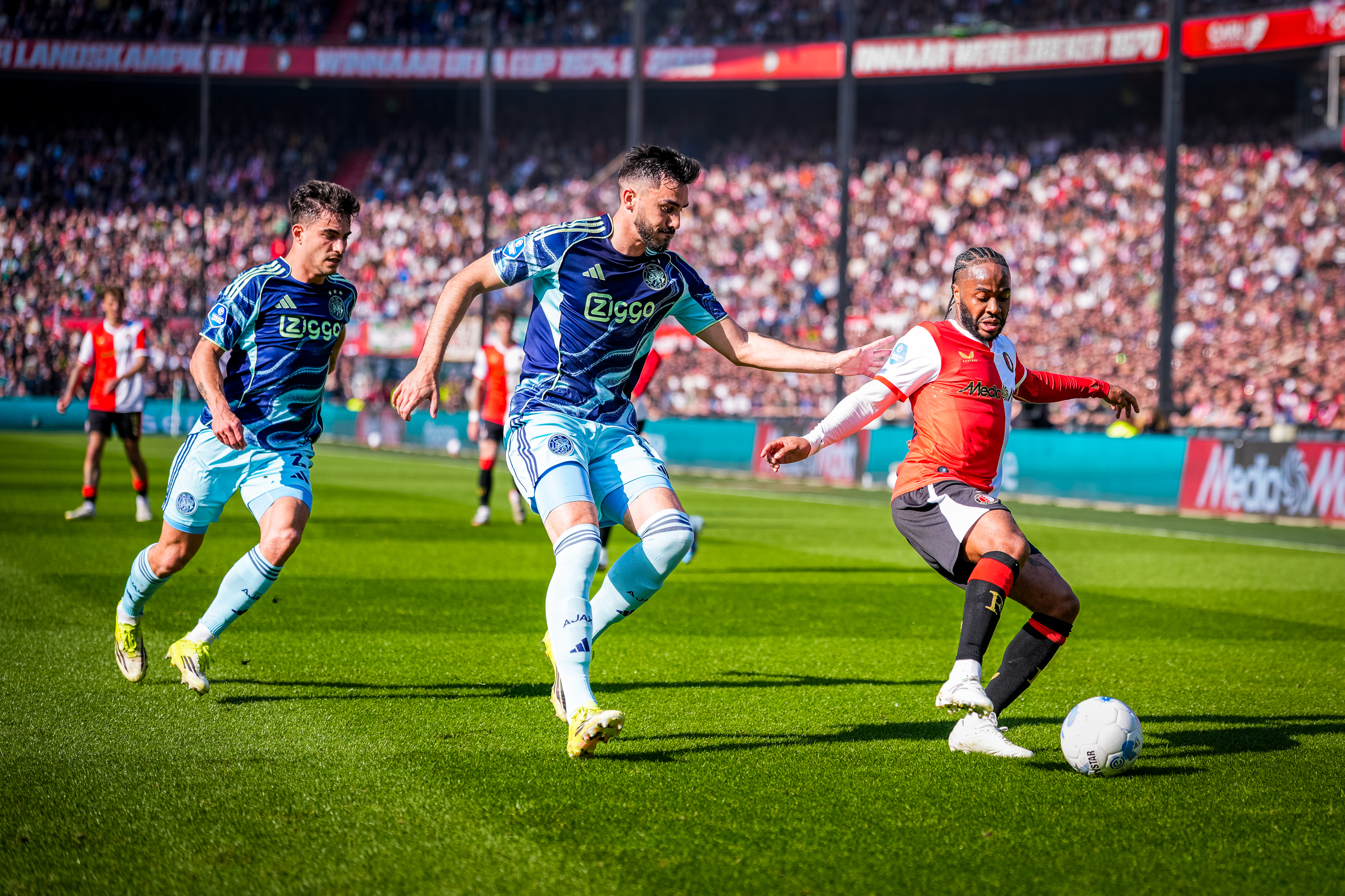 Jakub Moder geduldig met teamgenoot: "Hij heeft tijd nodig"