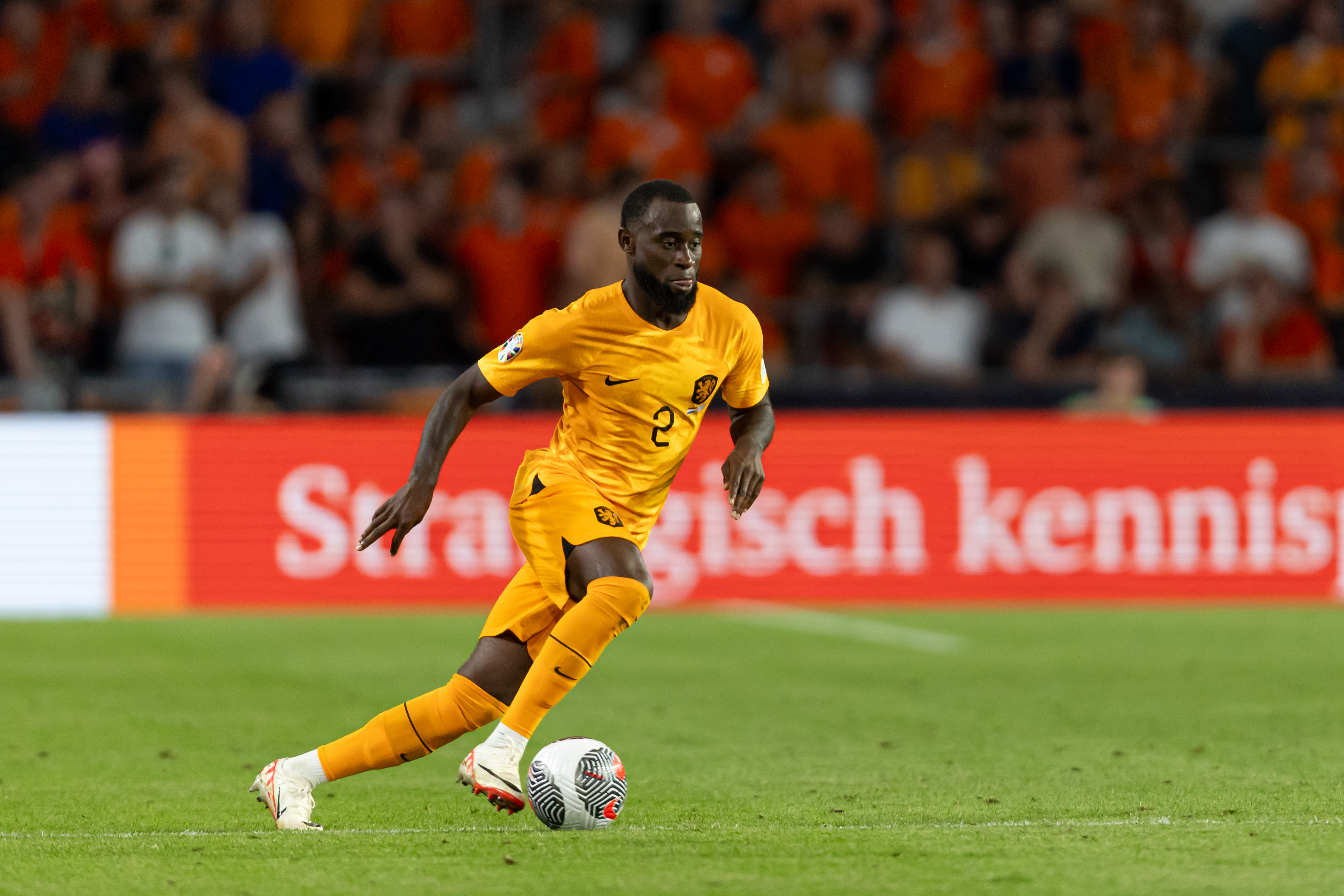 Lutsharel Geertruida oranje