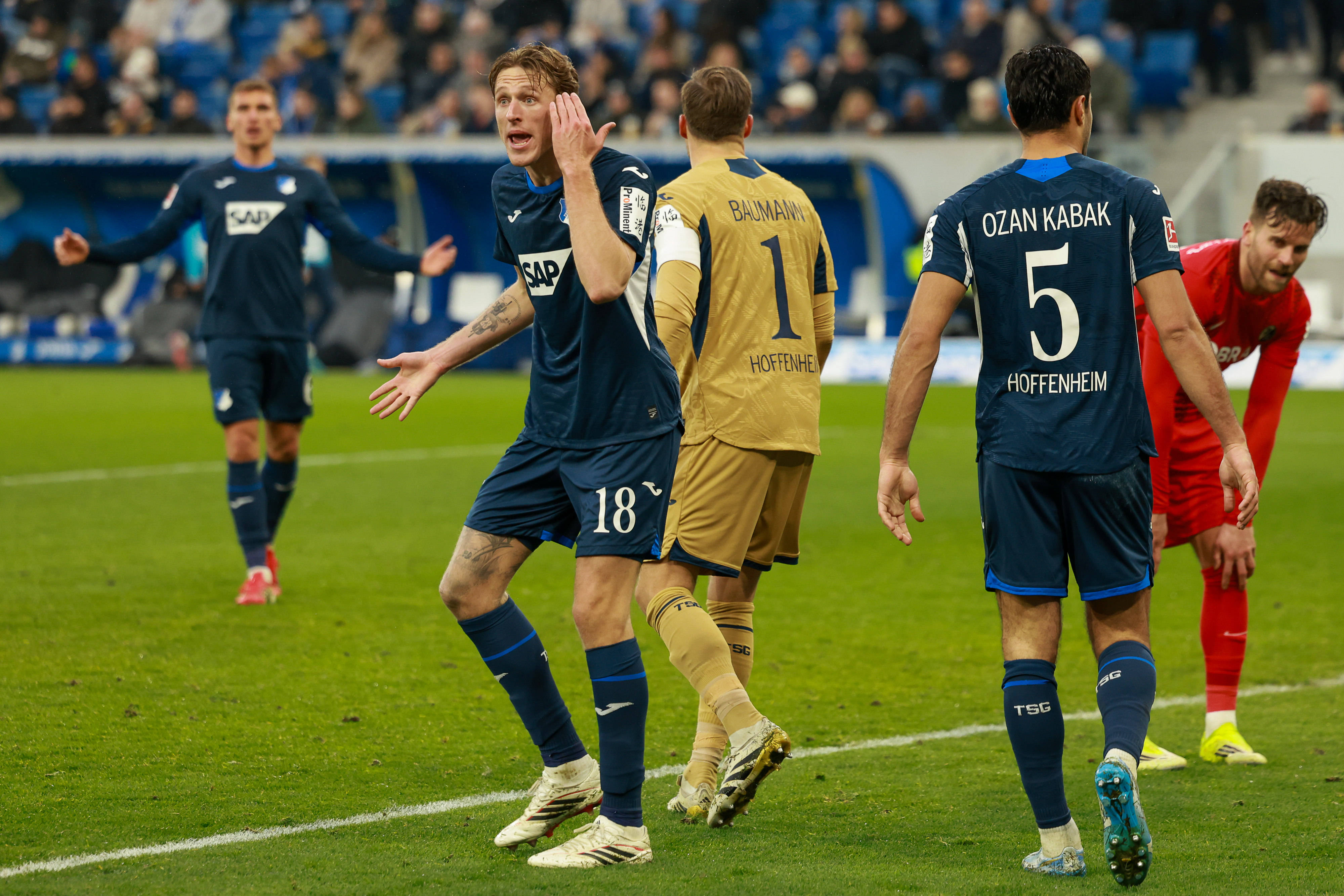 'Oud-Feyenoorder maakt indruk in Bundesliga: topclub wil hem wegkopen'