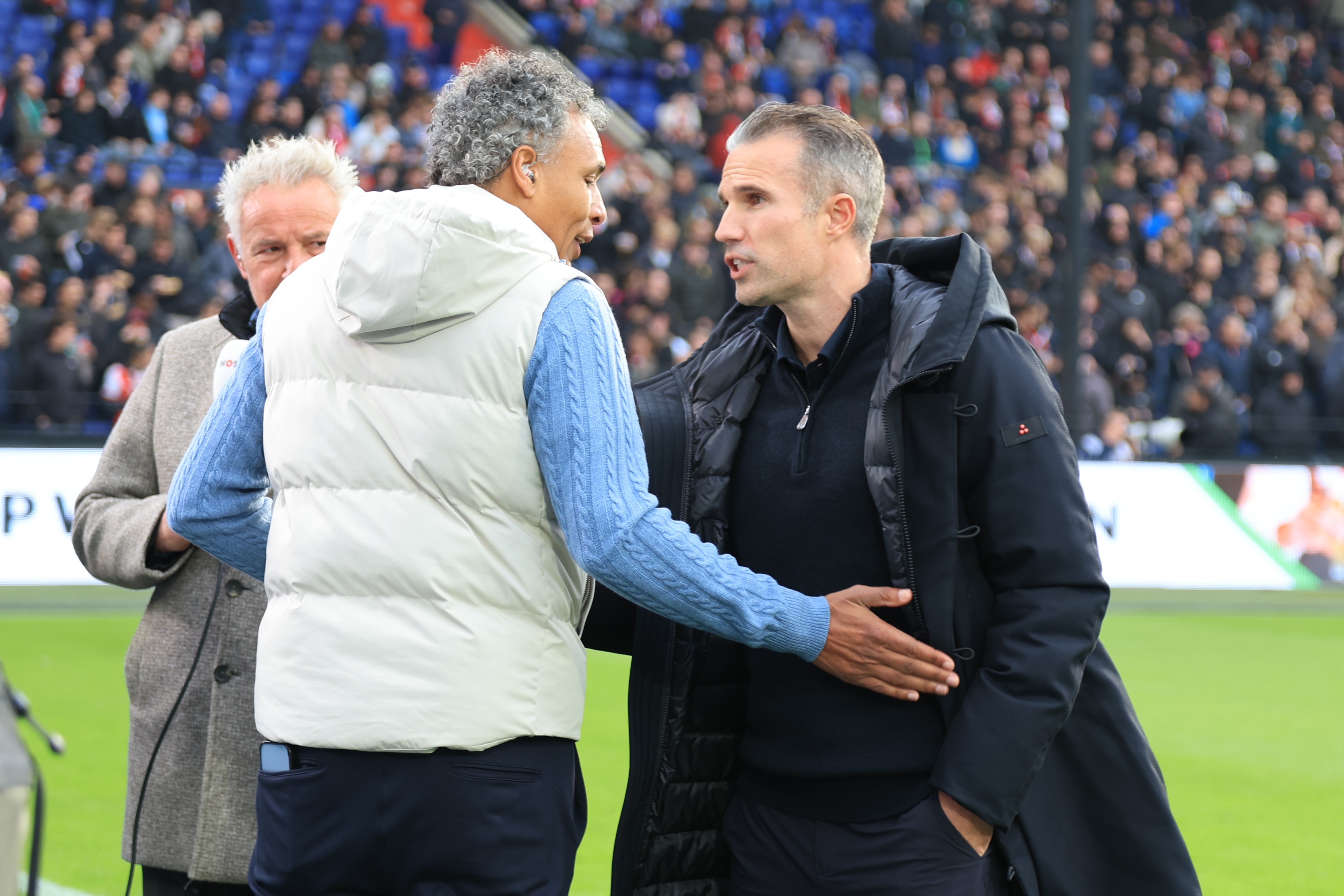 Van Hooijdonk blikt vooruit op De Klassieker: 'Het is een tikkende tijdbom'