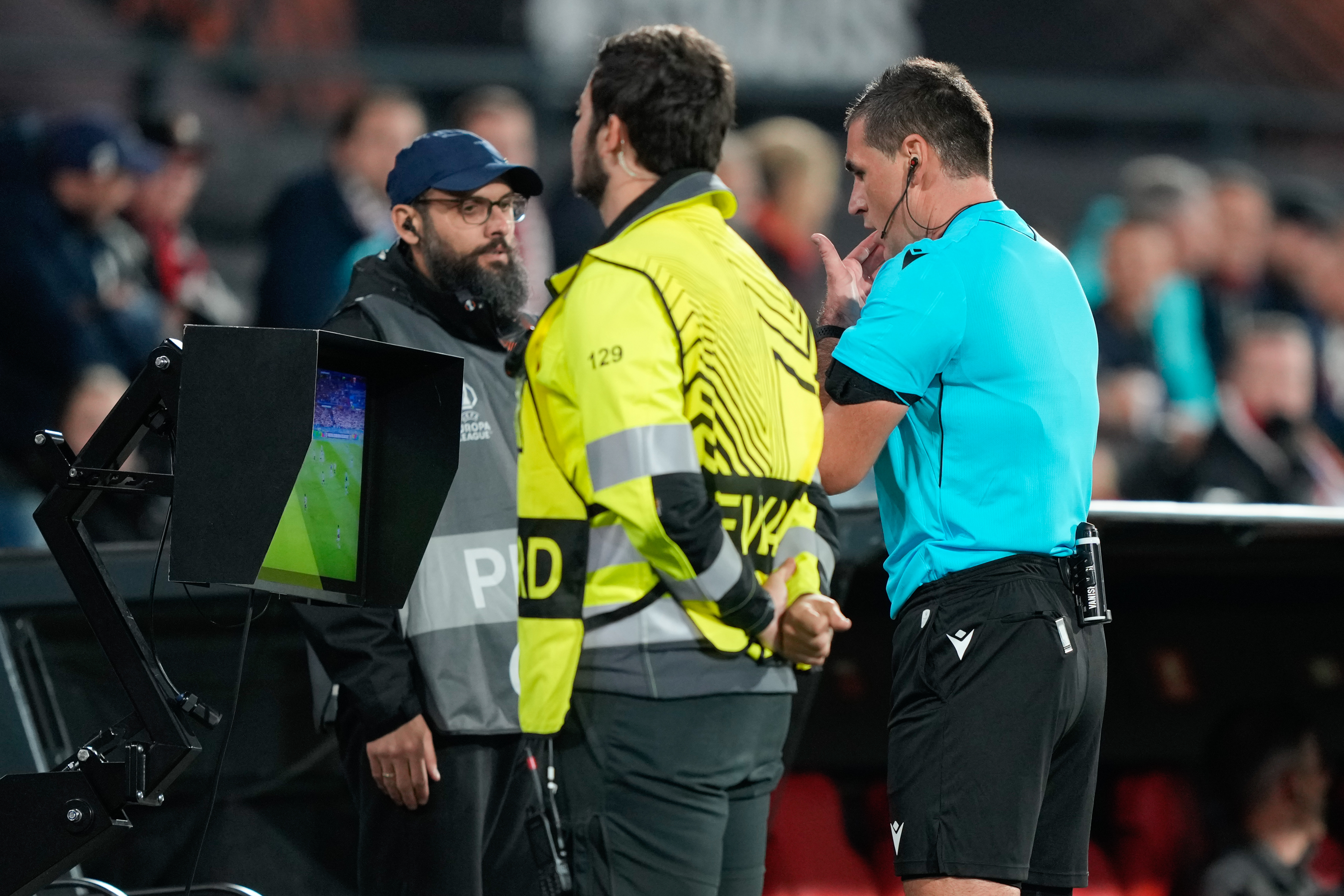 'UEFA wil terug naar oorspronkelijke bedoeling van videoscheidsrechter'