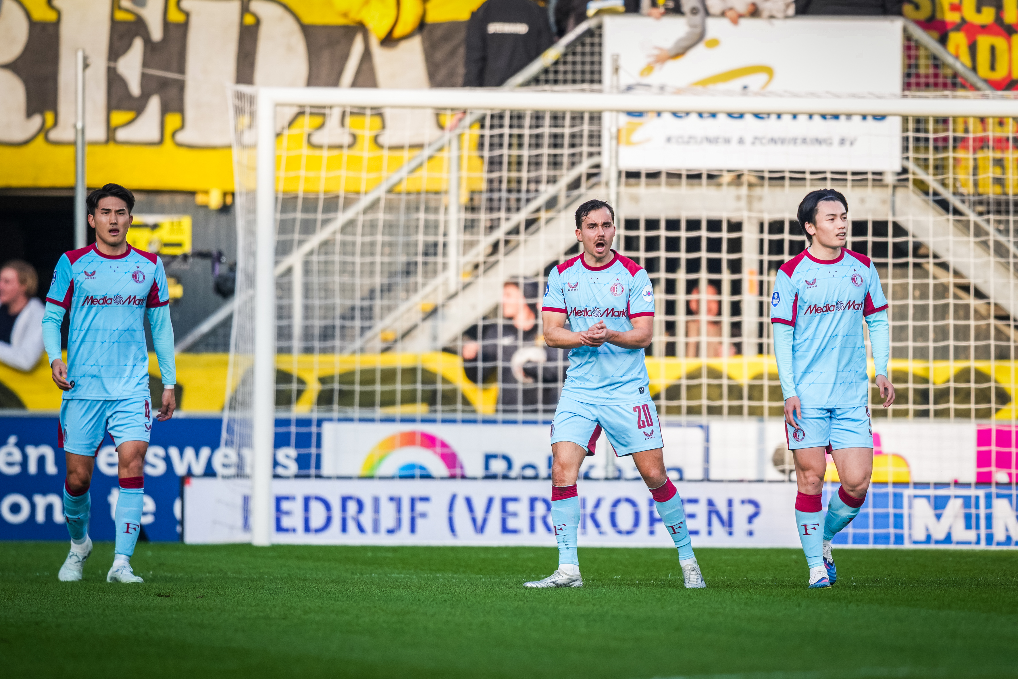 Verdediging onder de loep bij Feyenoord: "We moeten betere keuzes maken aan de bal"