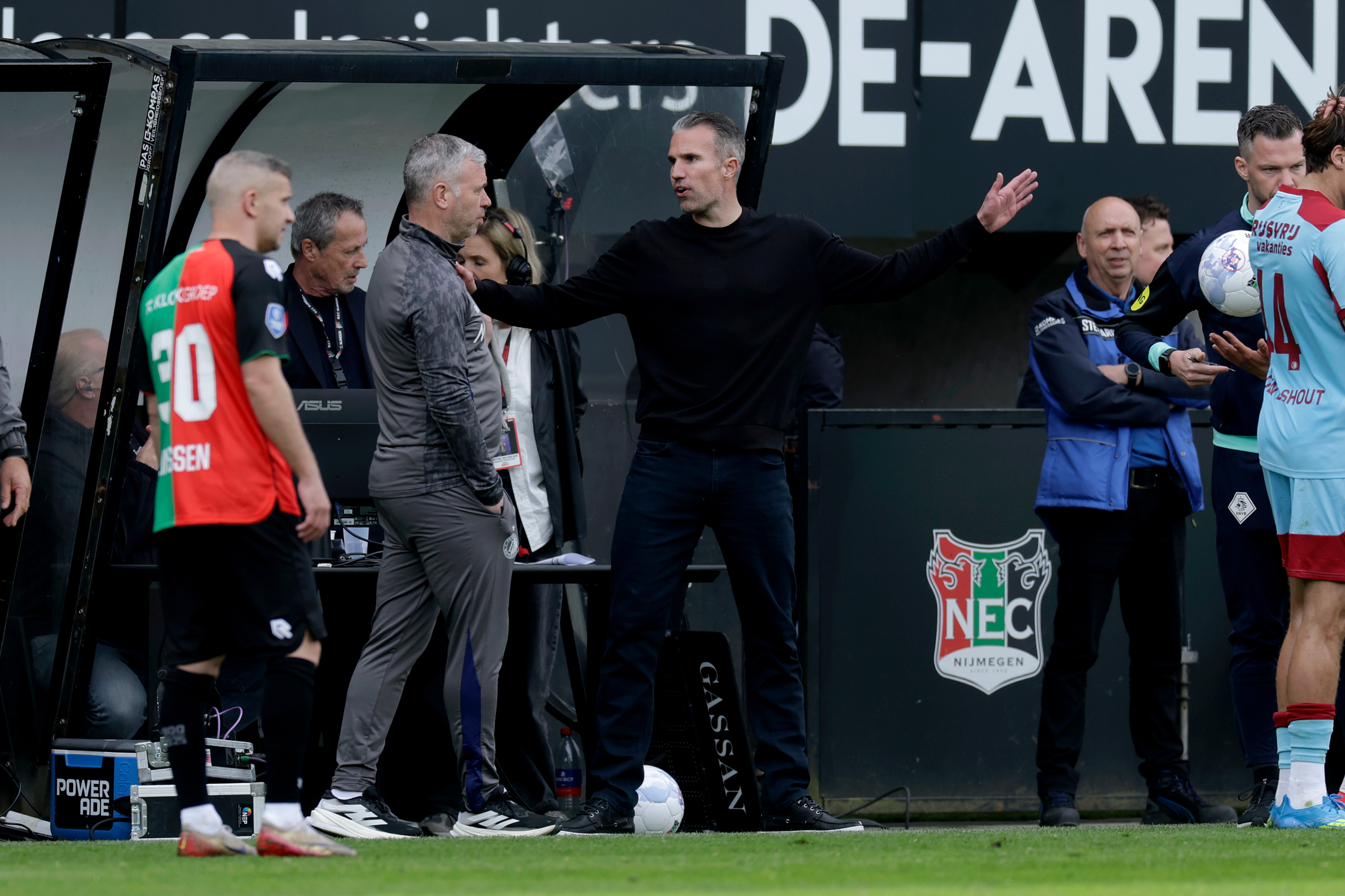 Van Persie vroeg geen uitleg van Gözübüyük: "Boeit me nu ook niet"