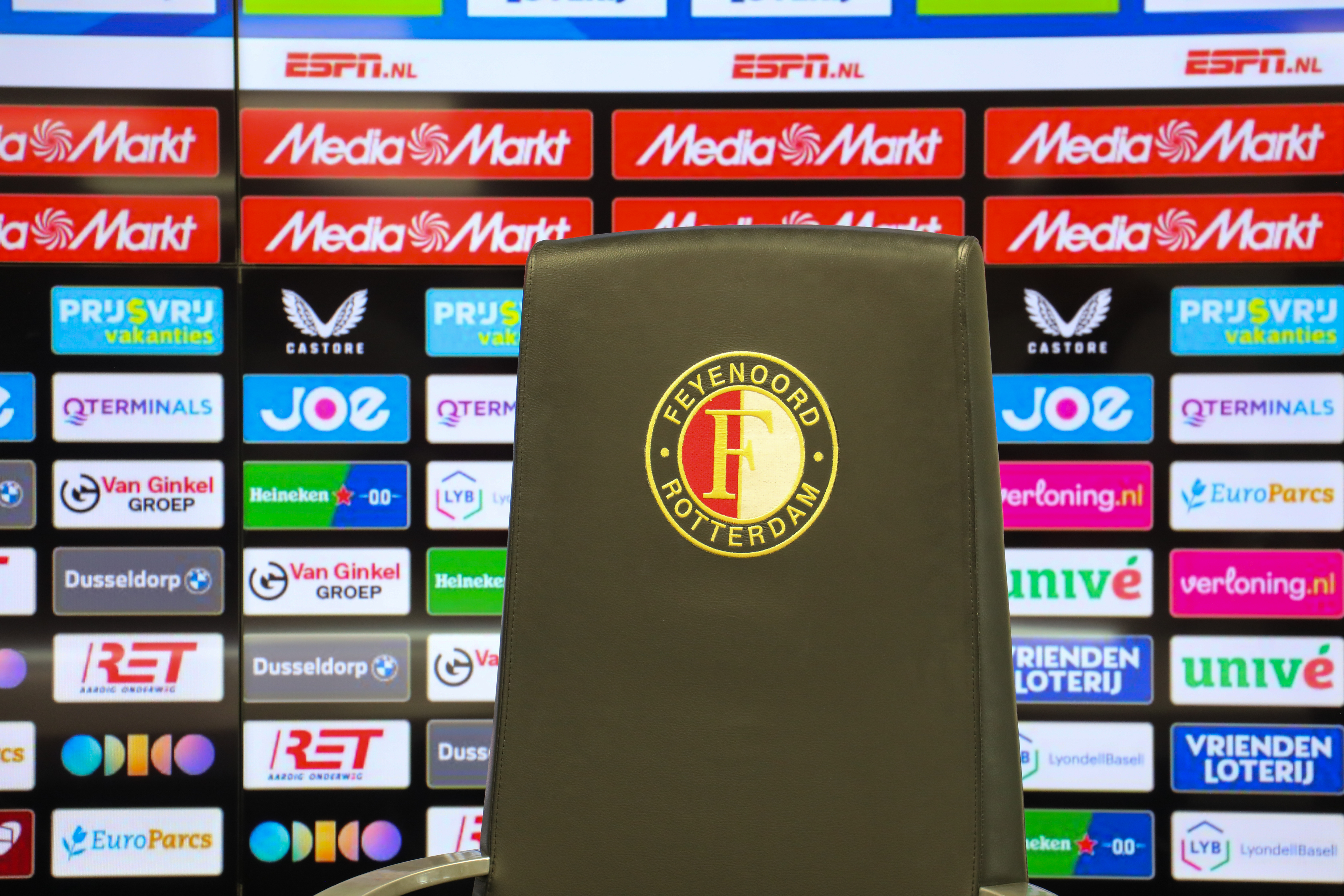 [LIVE 14:30] Van Persie blikt vooruit op cruciaal Eredivisie-duel in Nijmegen