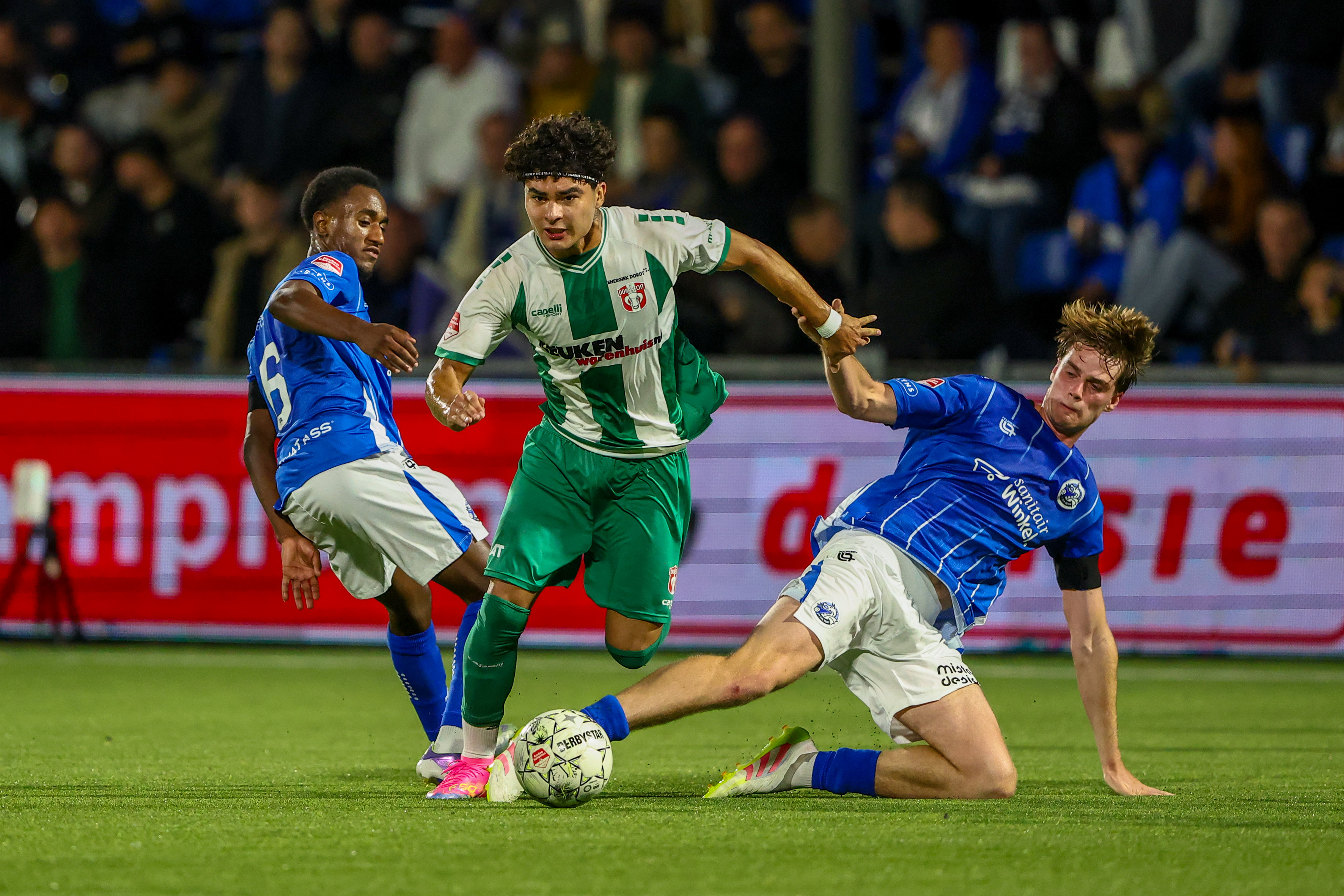 Kritiek op Carrillo: 