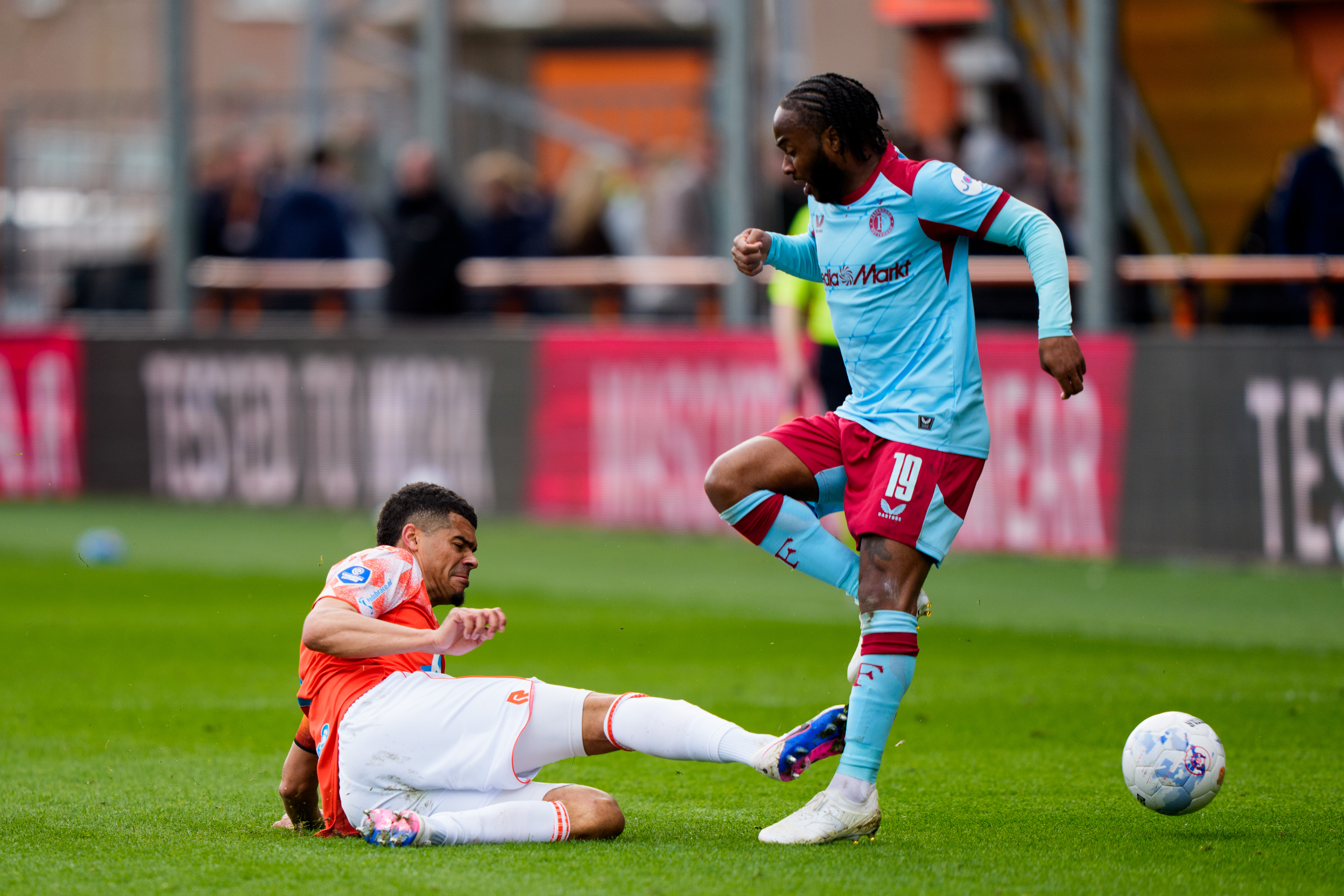 Cijfers • Wellenreuther redt Feyenoord in inspiratieloos duel, Sterling opnieuw onzichtbaar