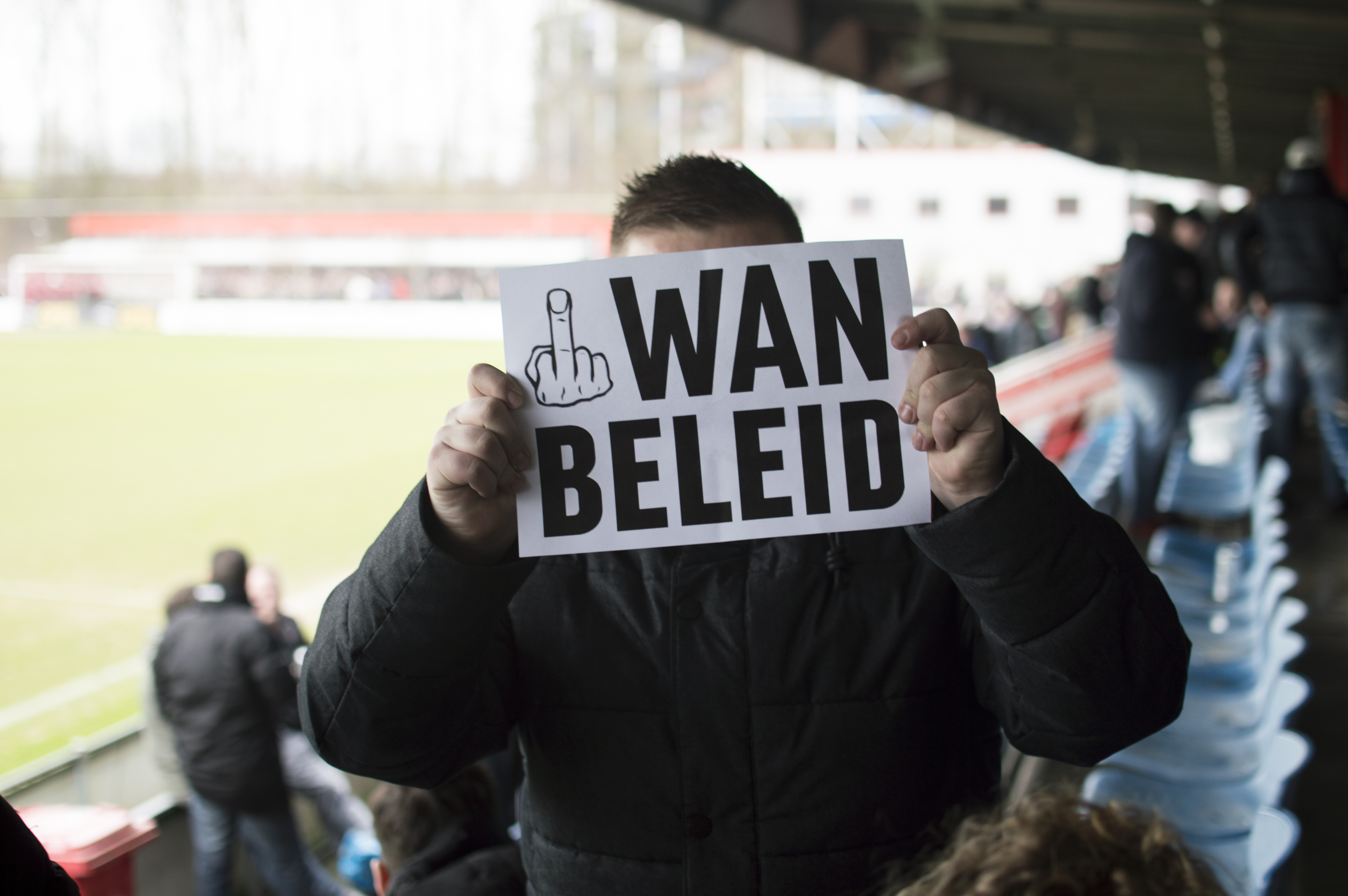 Wanbeleid Bordje op de oude hoofdtribune van Varkenoord