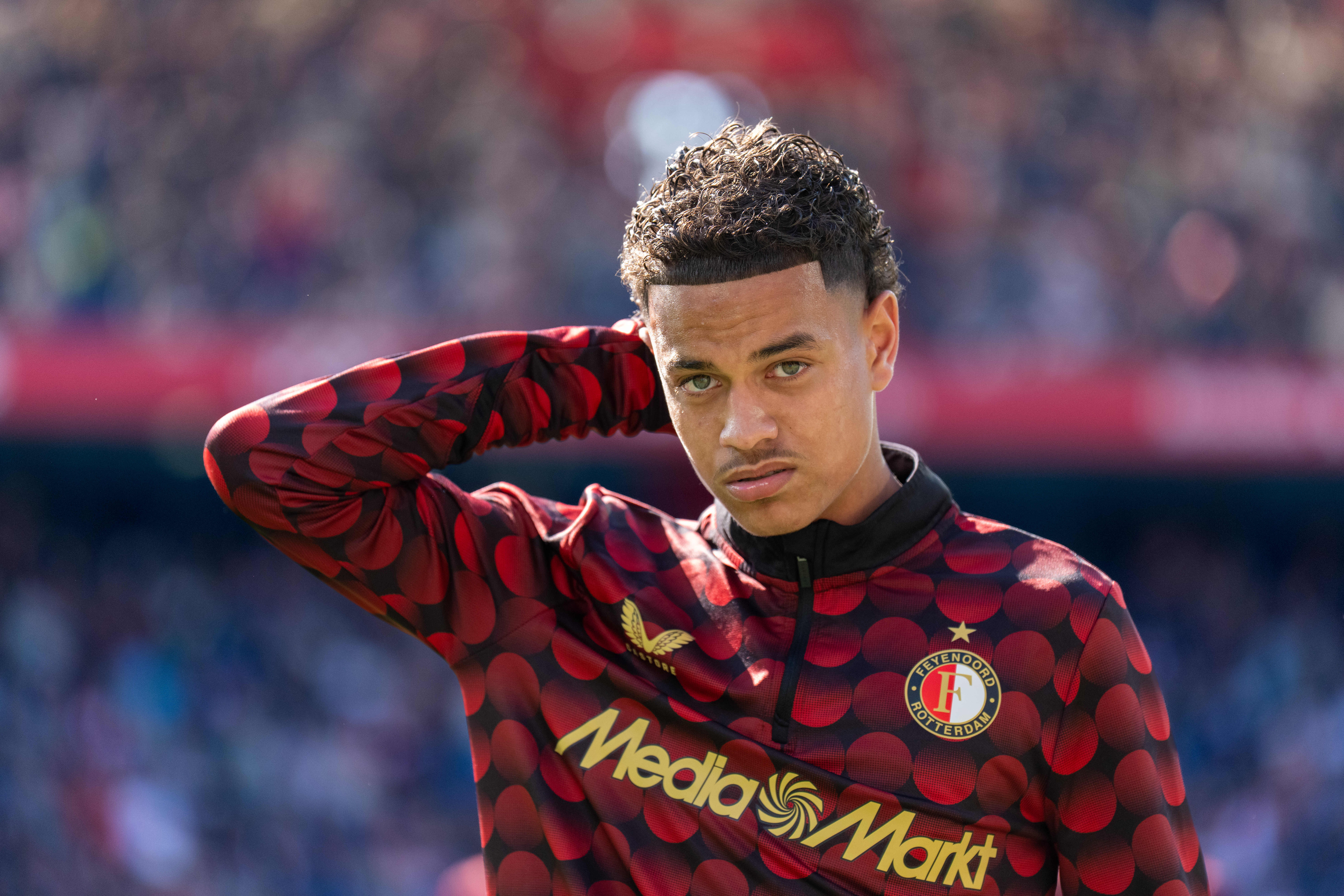 Ilai Grootfaam schrijft historie en is jongste debutant ooit voor Feyenoord