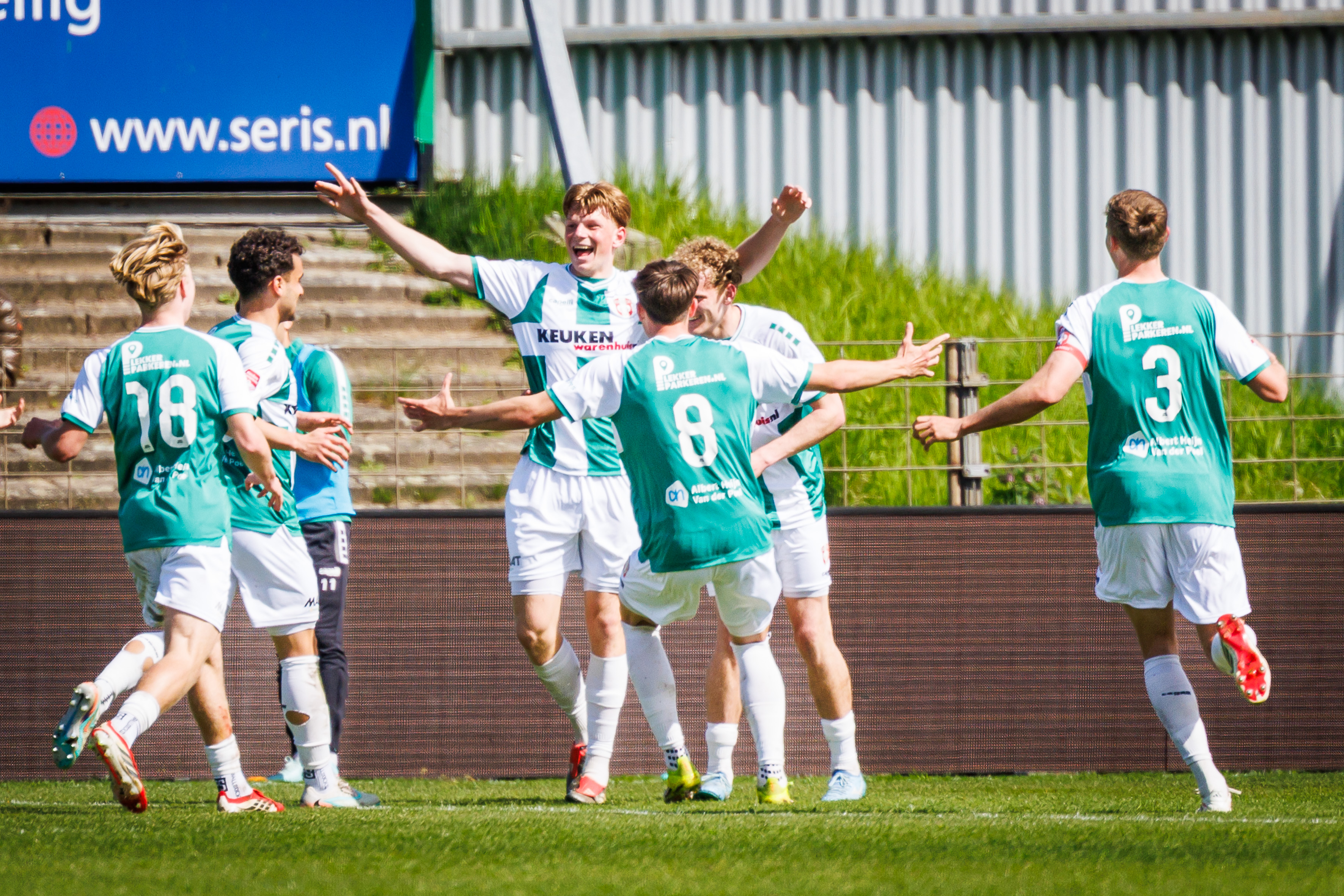 Plug matchwinner tegen kampioen ADO: eerste doelpunt in het betaalde voetbal