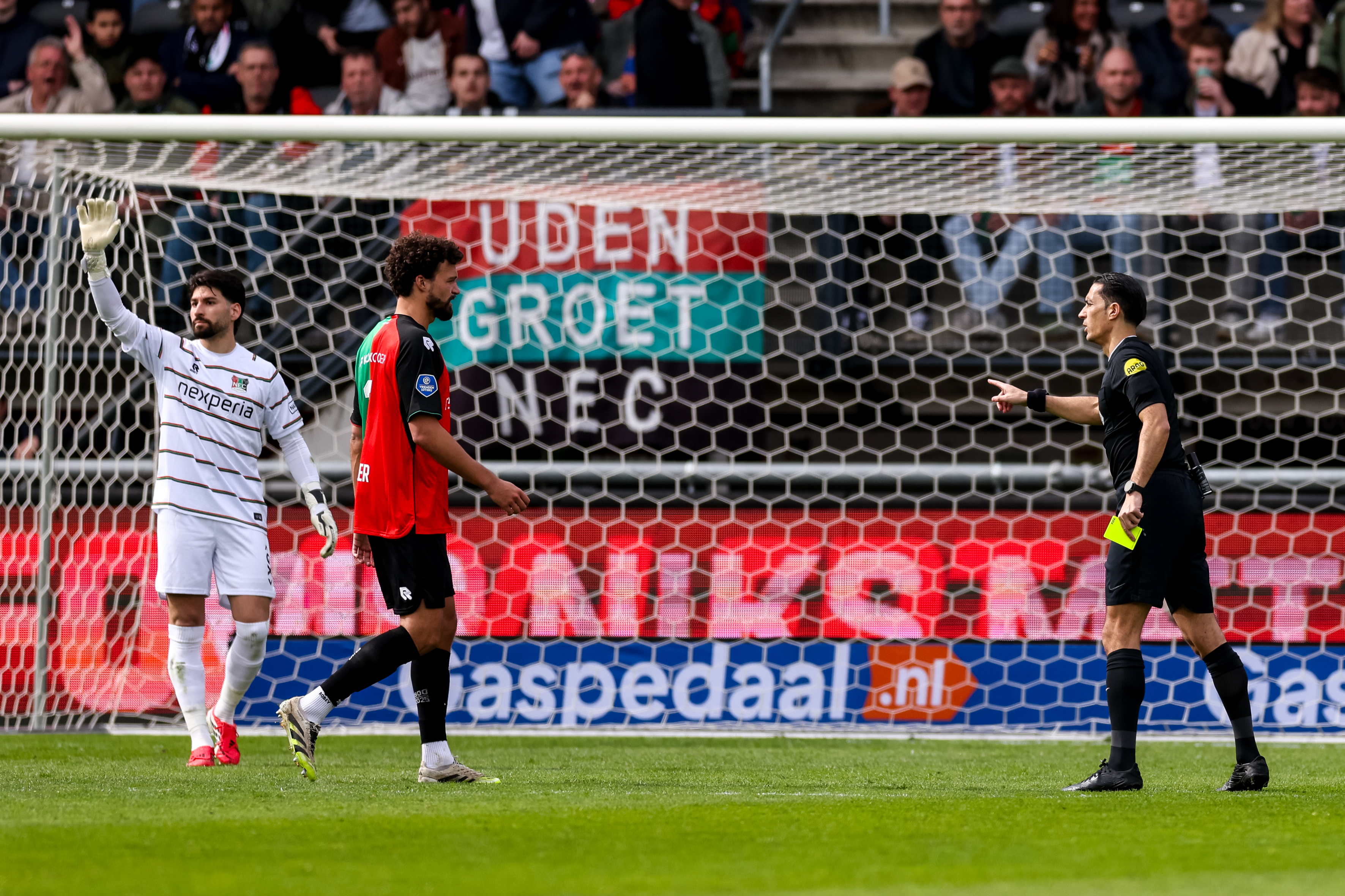 Sandler vreesde voor rode kaart: "Hij had hem ook kunnen geven"