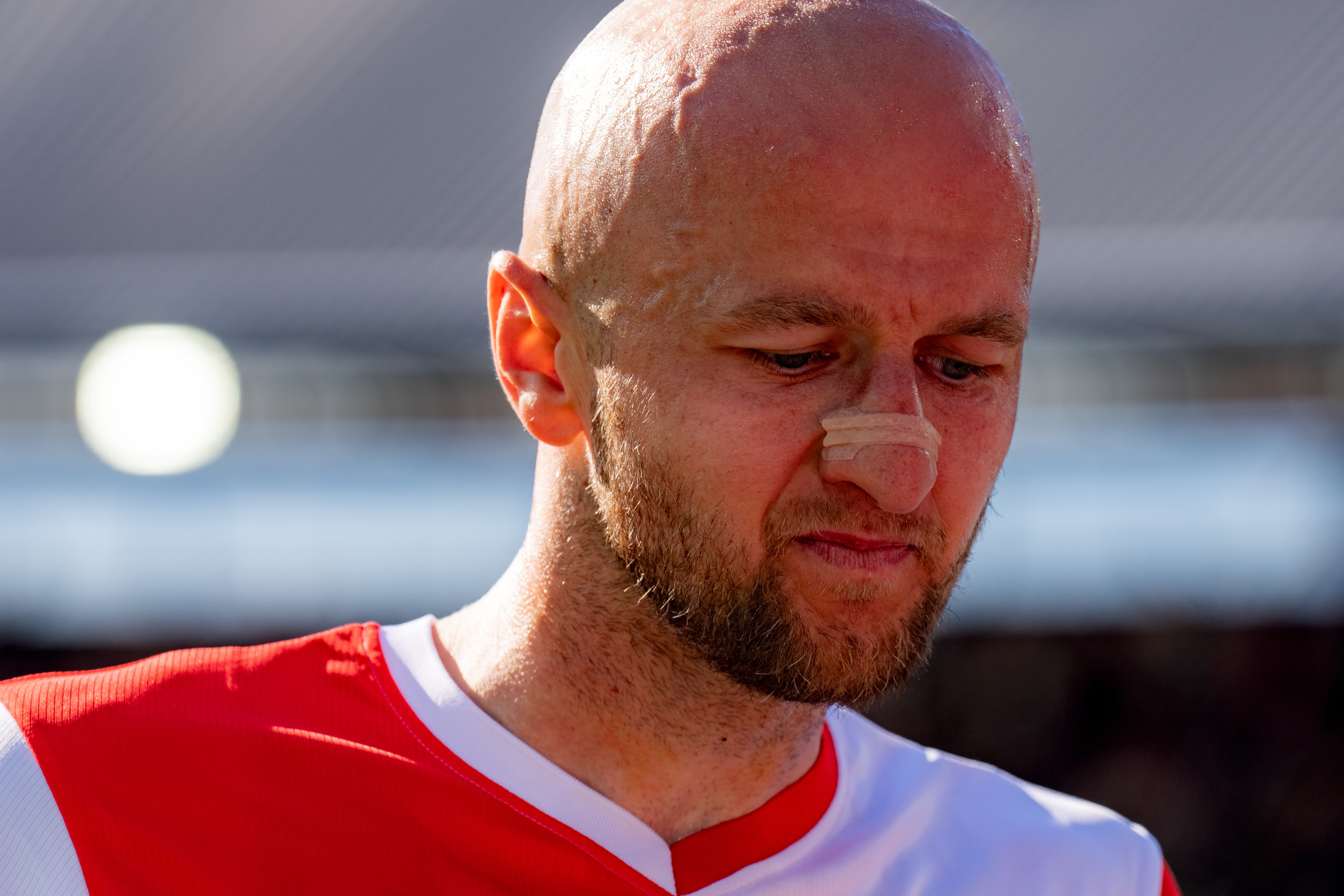 Trauner emotioneel na rentree: "Ik ben meer dan dankbaar en het is afwachten wat Feyenoord wil"