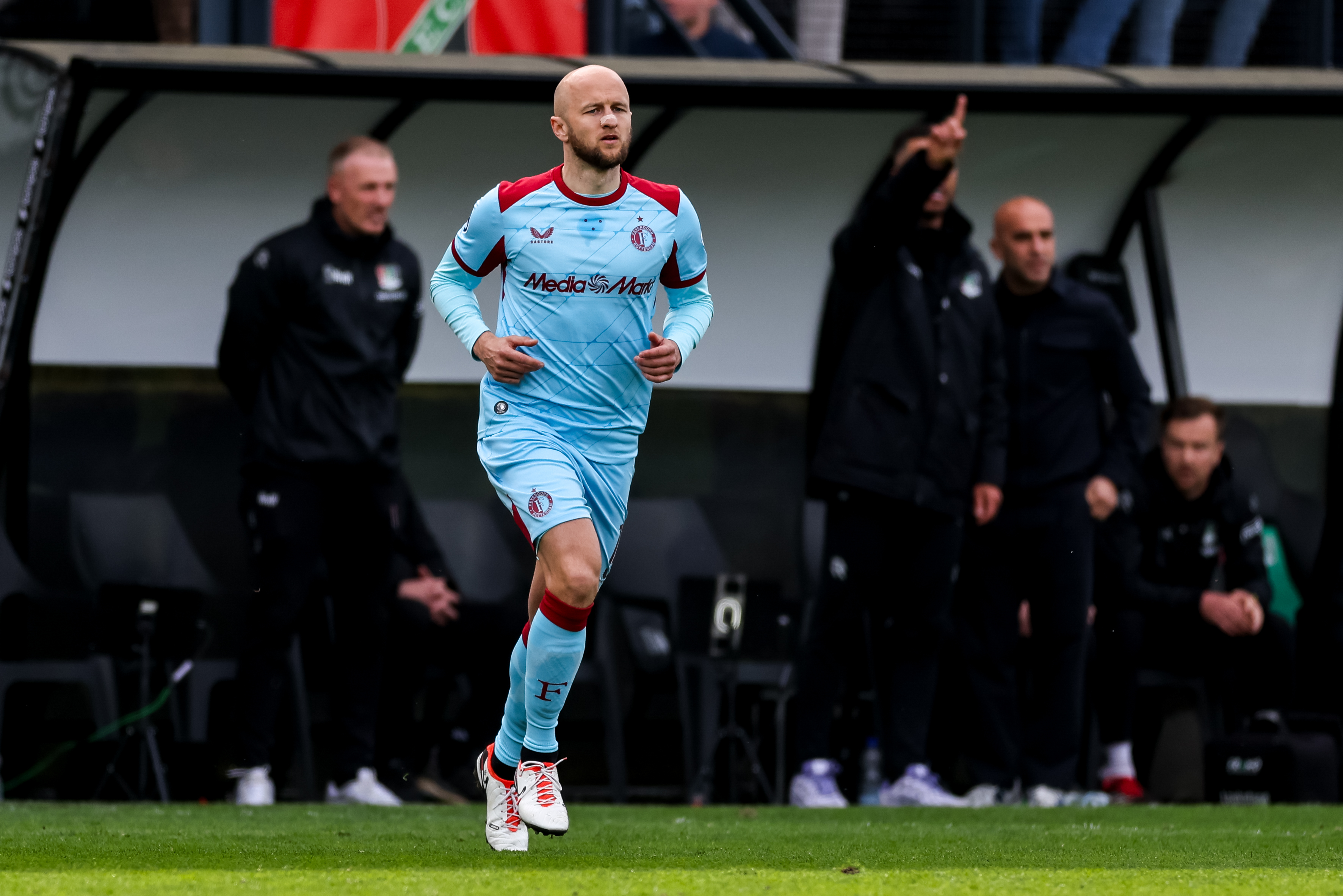 Feyenoord ziet ziekenboeg slinken in het heetst van de strijd